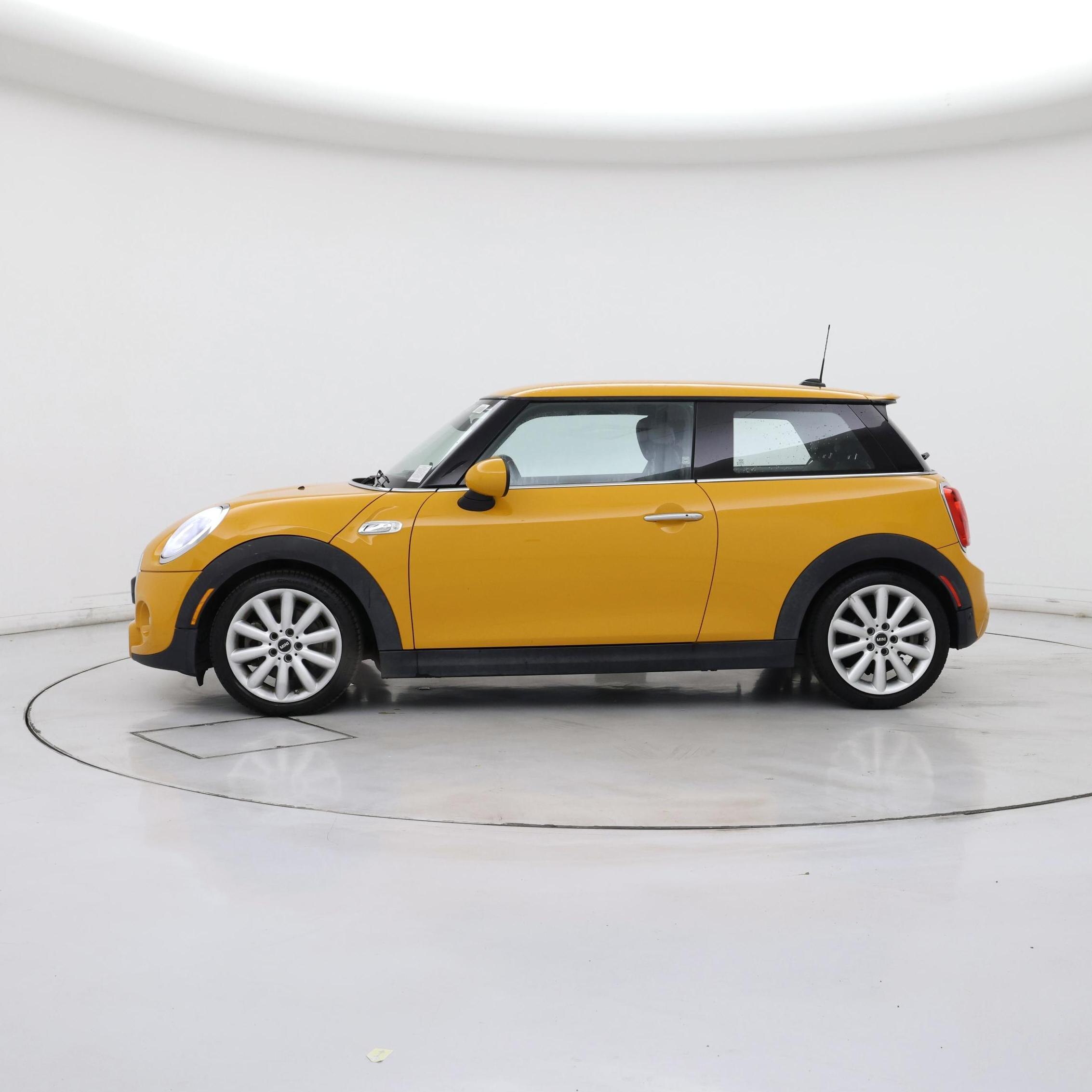Thumbnail: 2015 MINI Cooper Hardtop - 3