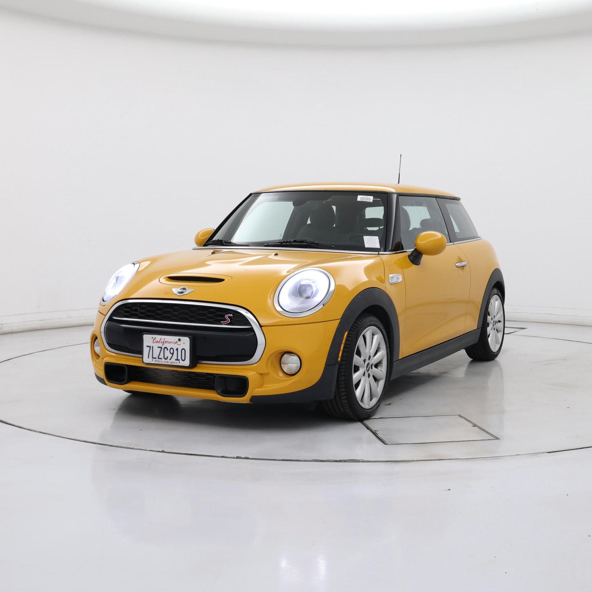 Thumbnail: 2015 MINI Cooper Hardtop - 4