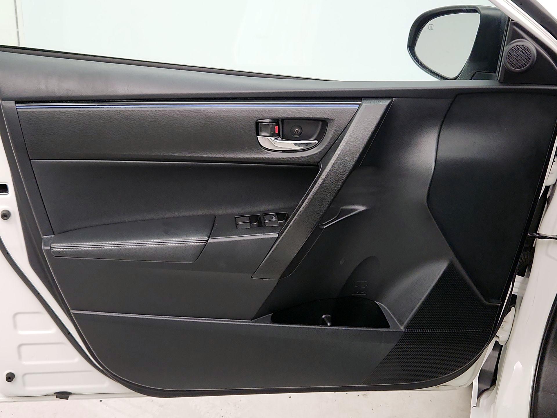 Thumbnail: 2018 Toyota Corolla - 12