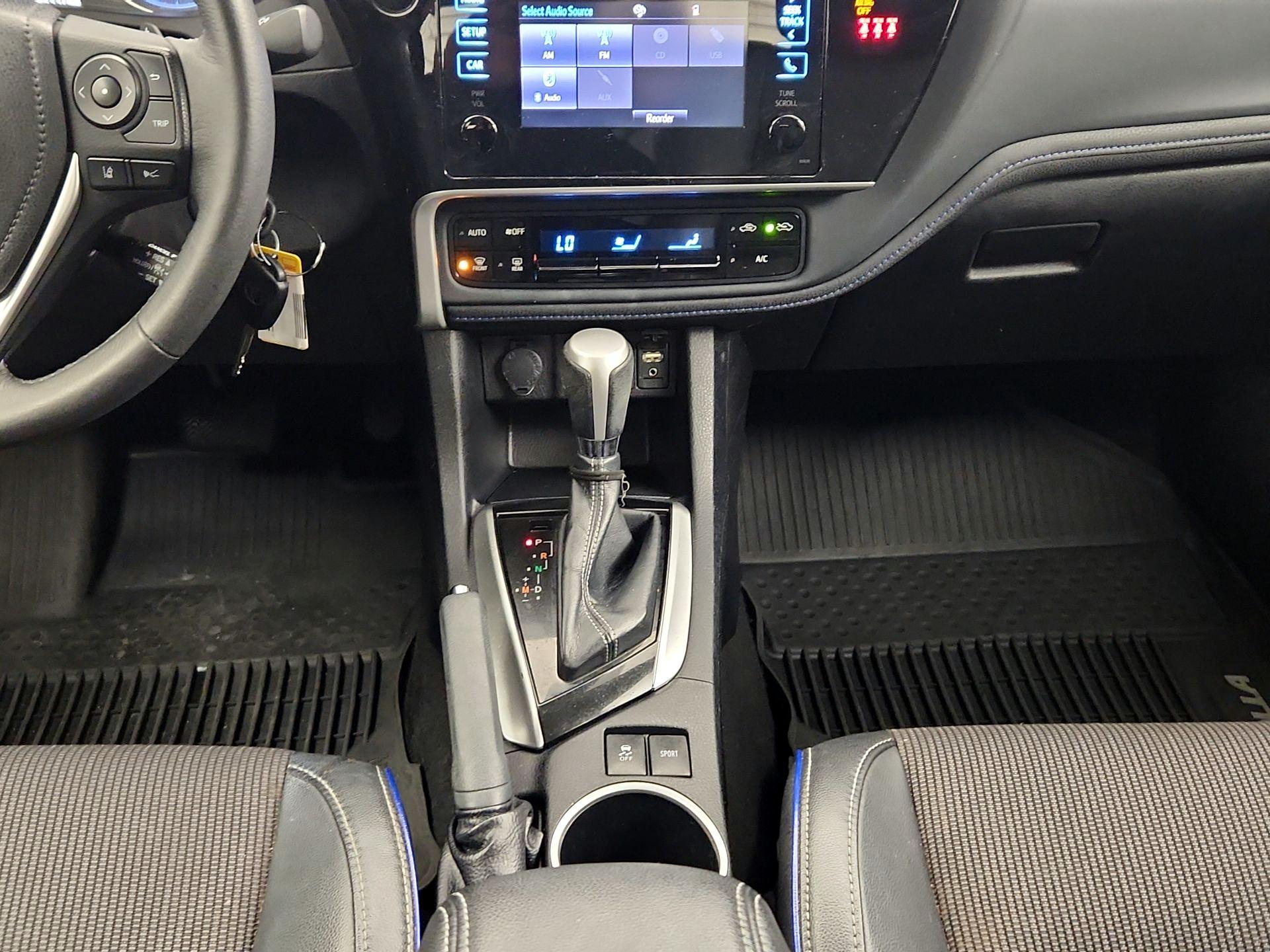 Thumbnail: 2018 Toyota Corolla - 17