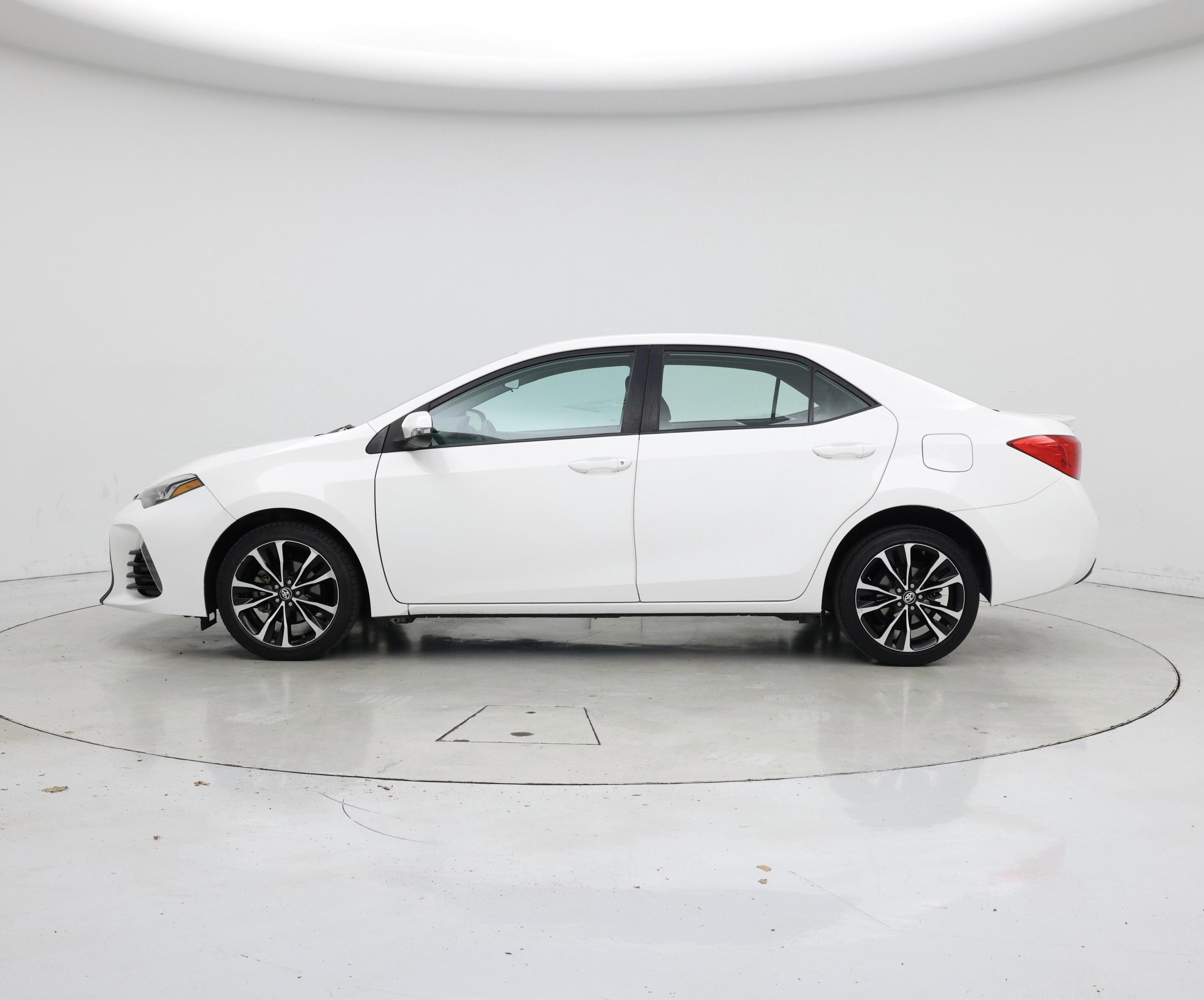 Thumbnail: 2018 Toyota Corolla - 3