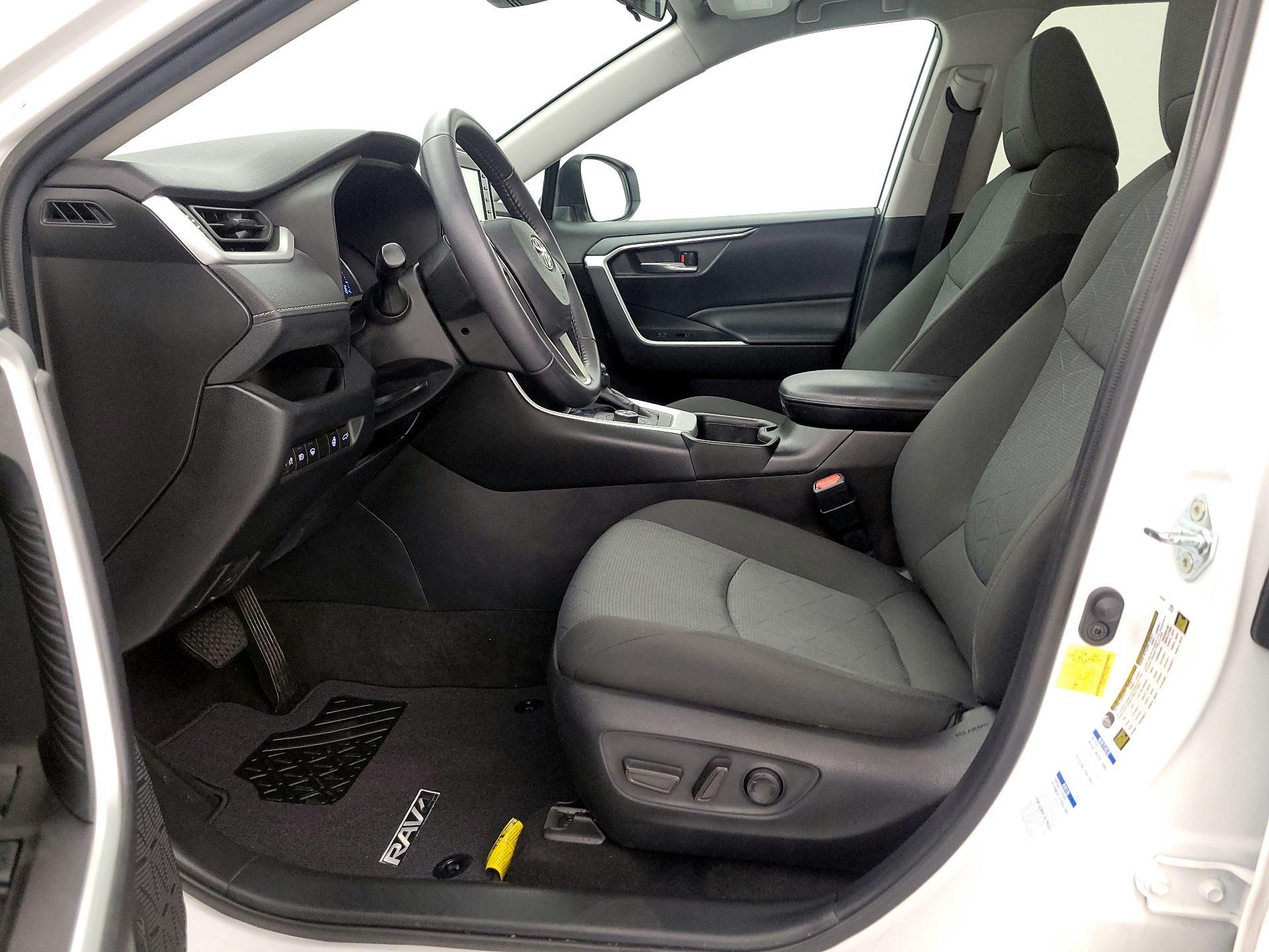 Thumbnail: 2022 Toyota RAV4 - 11