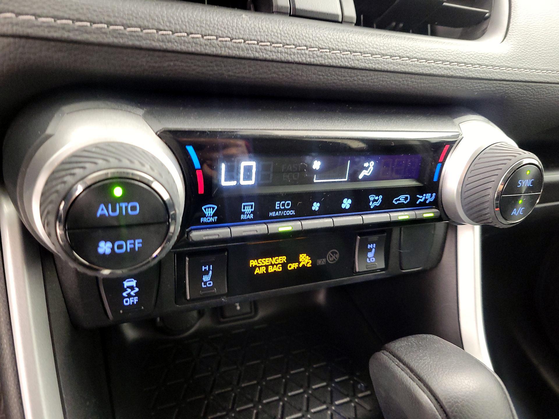 Thumbnail: 2022 Toyota RAV4 - 16