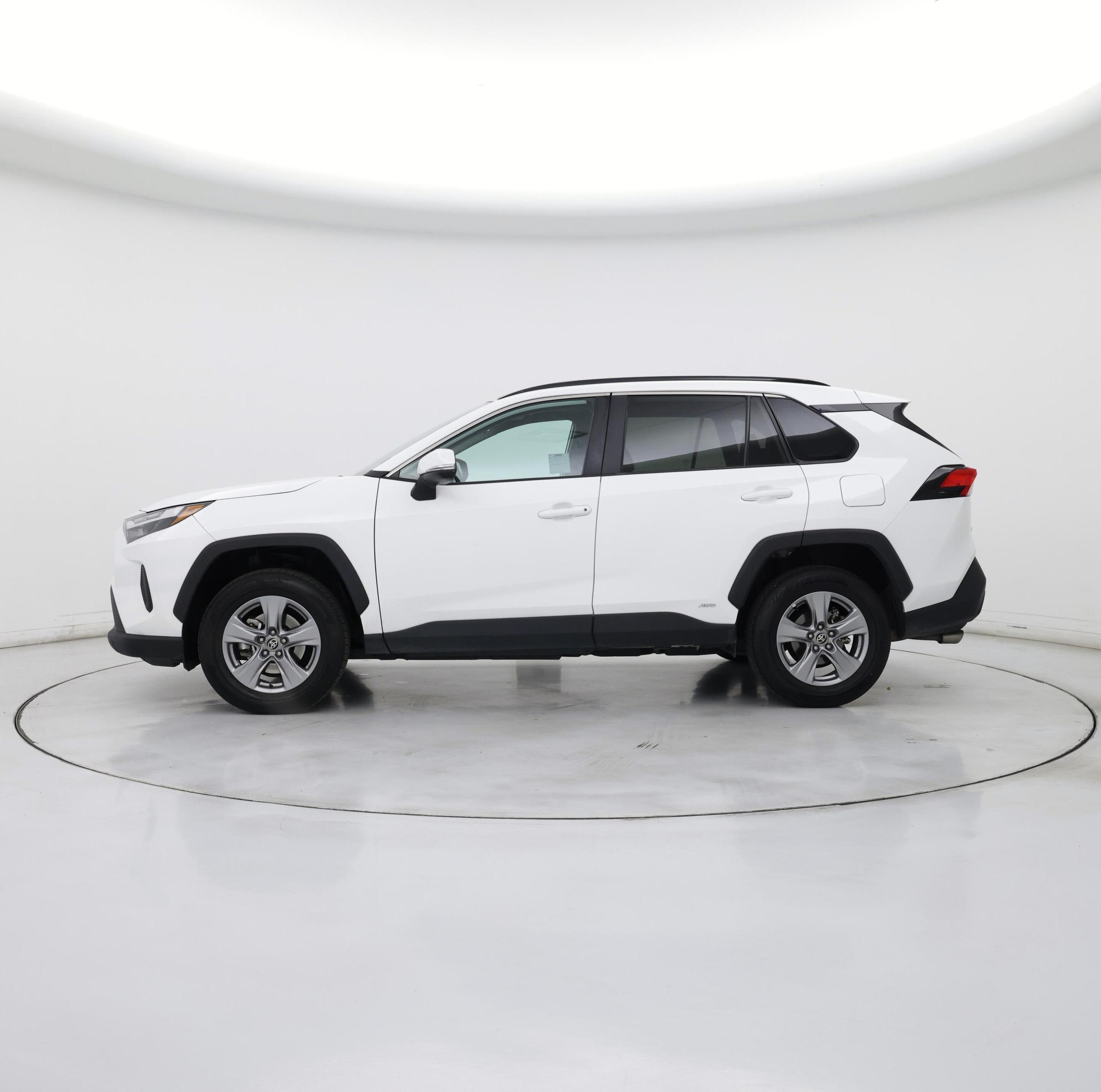 Thumbnail: 2022 Toyota RAV4 - 3