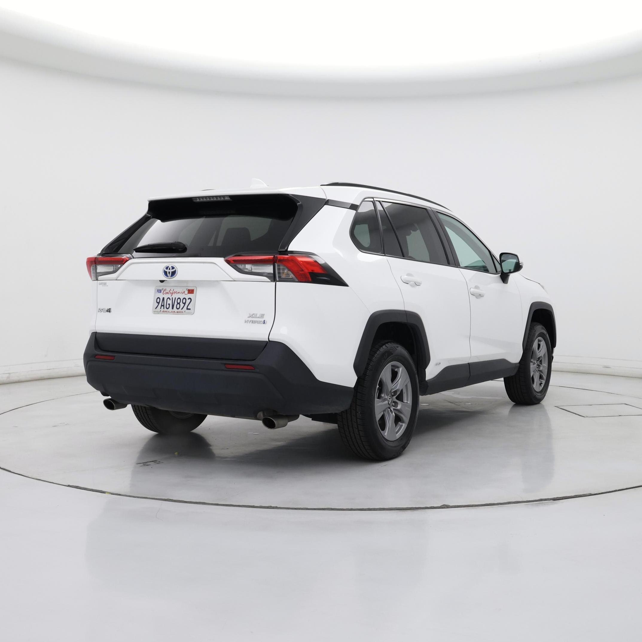 Thumbnail: 2022 Toyota RAV4 - 8