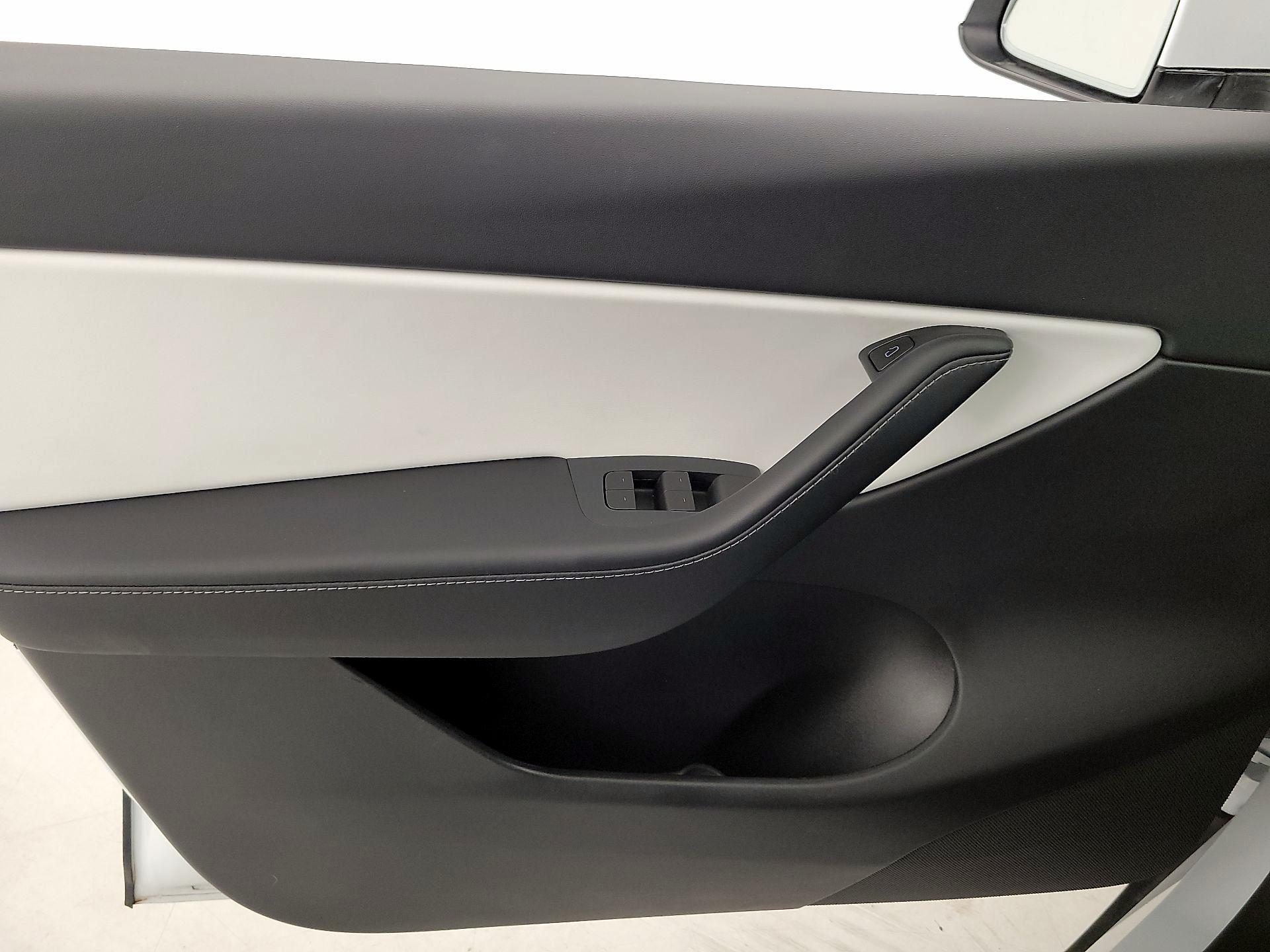 Thumbnail: 2021 Tesla Model Y - 12