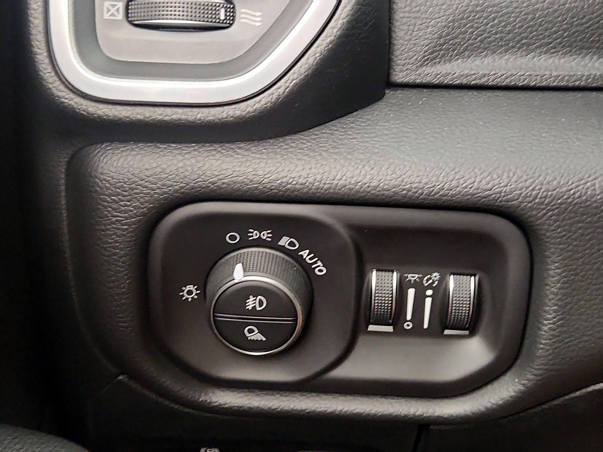 Thumbnail: 2019 RAM 1500 - 13