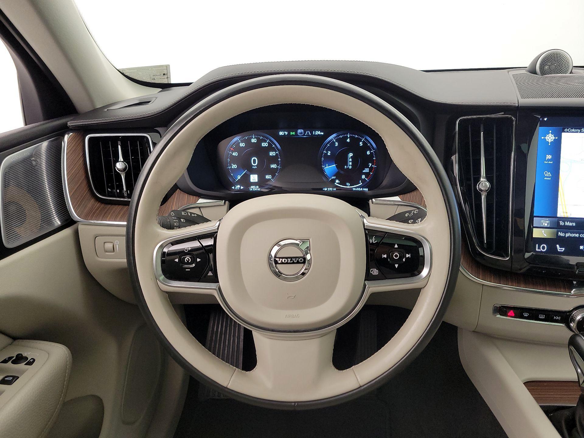 Thumbnail: 2019 Volvo XC60 - 10