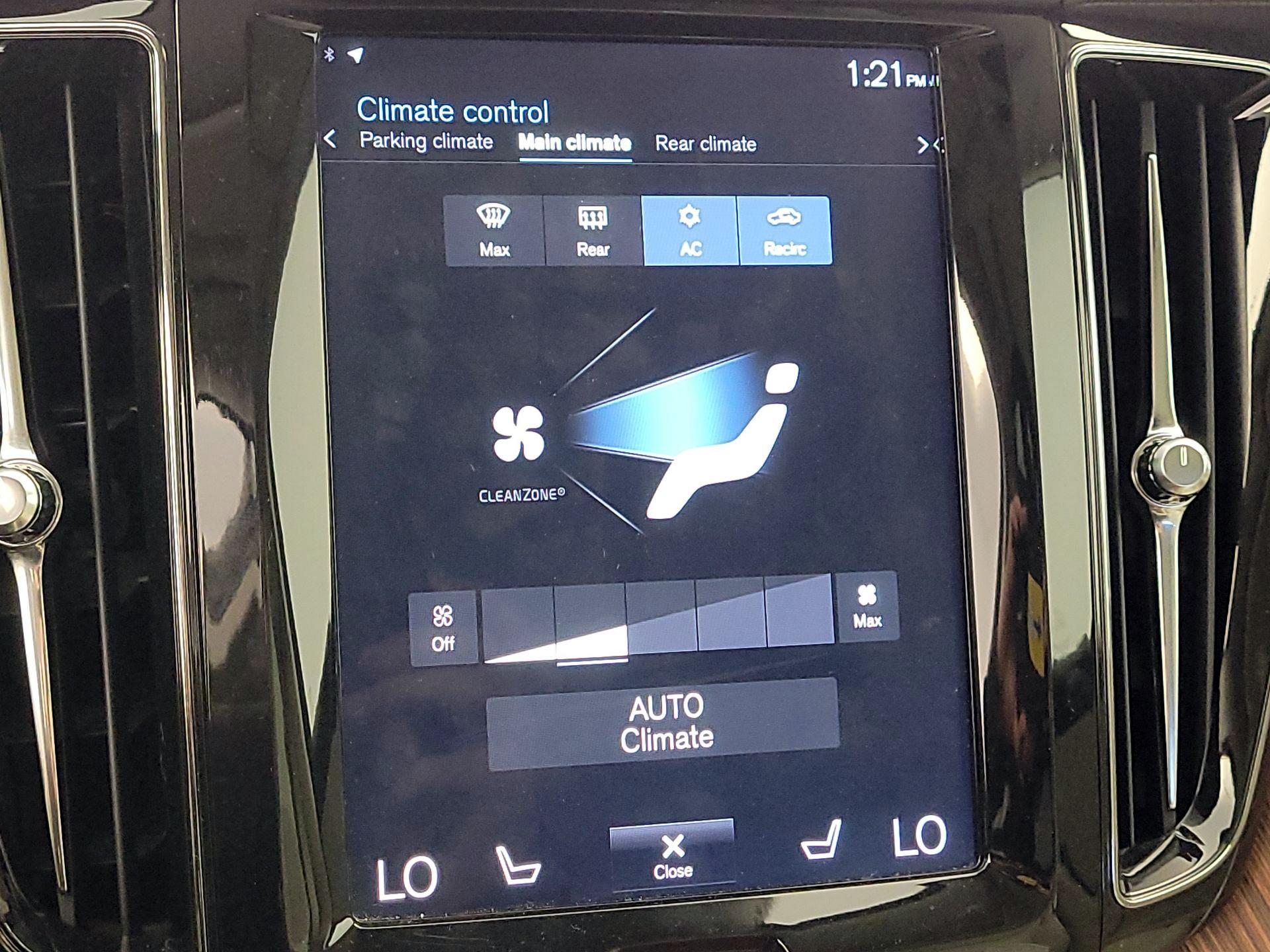 Thumbnail: 2019 Volvo XC60 - 17