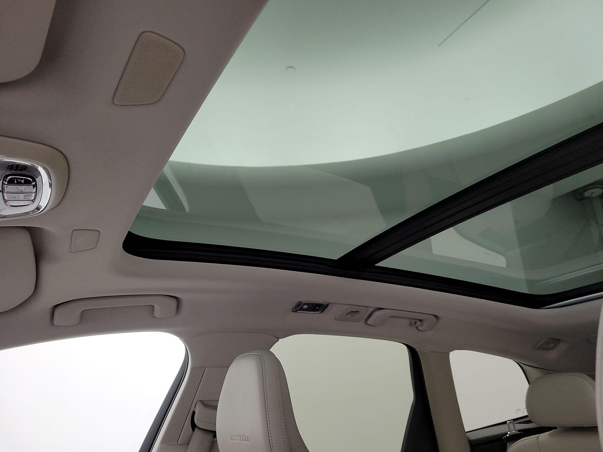 Thumbnail: 2019 Volvo XC60 - 20