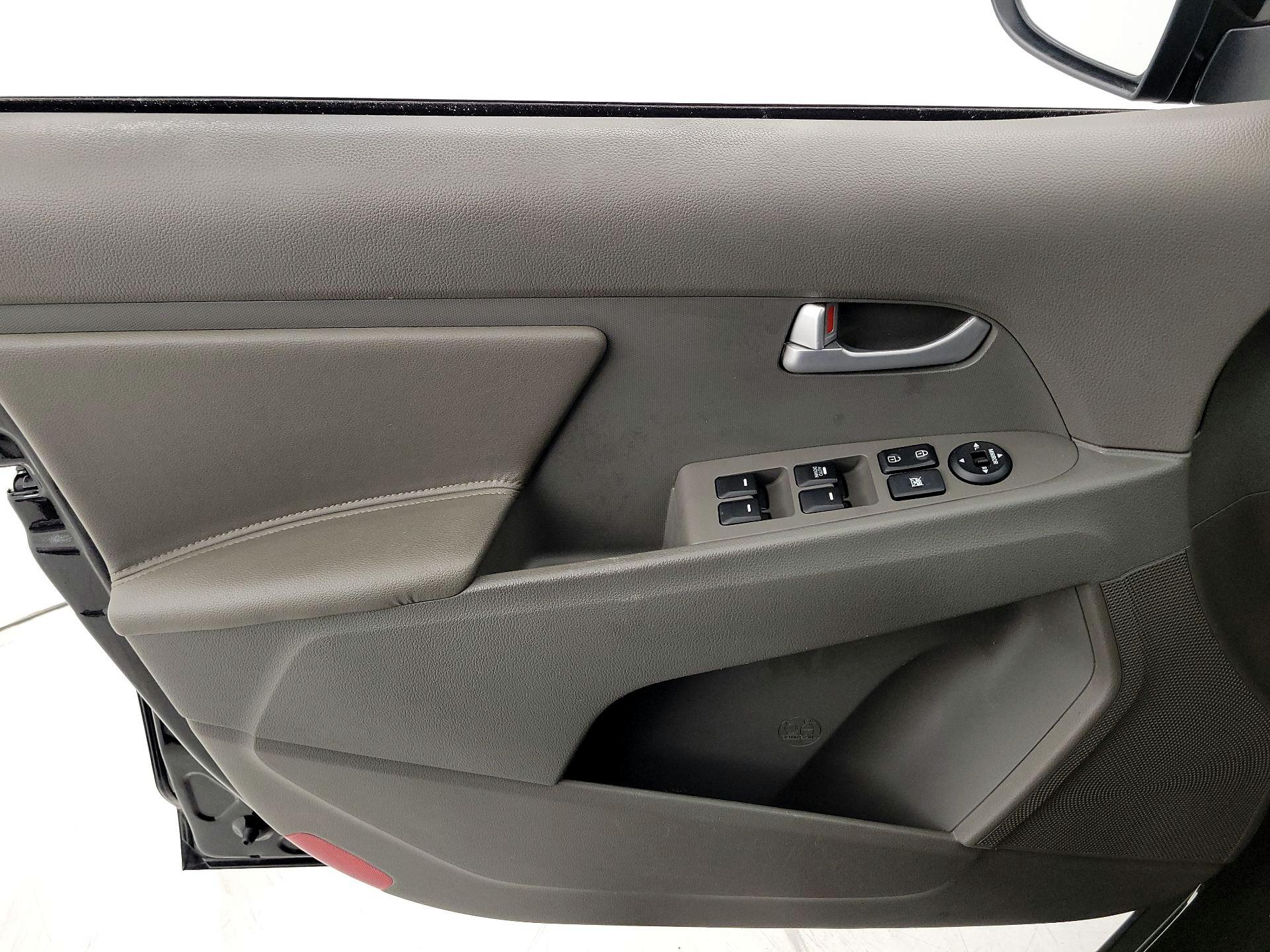 Thumbnail: 2016 Kia Sportage - 12