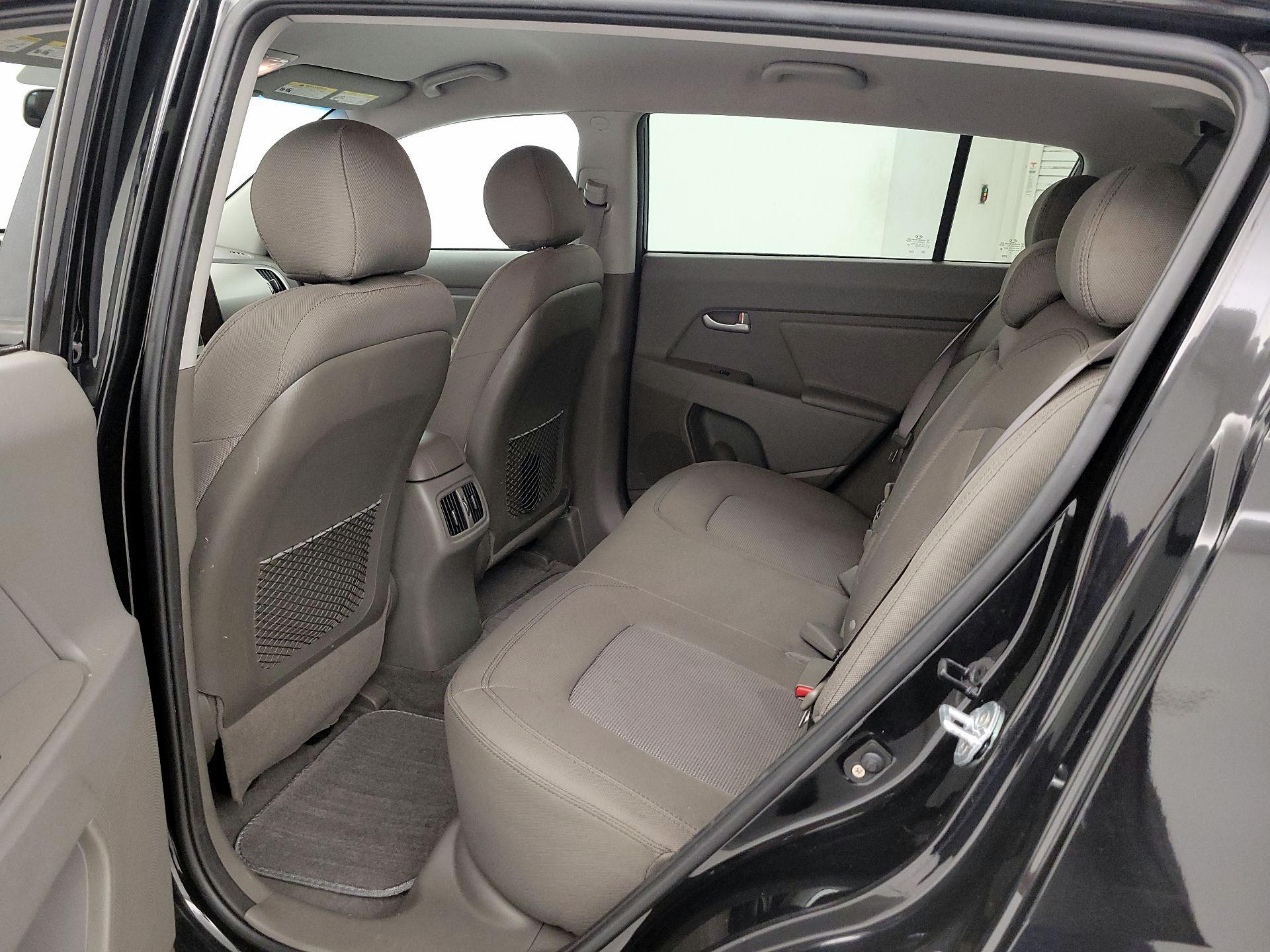 Thumbnail: 2016 Kia Sportage - 18