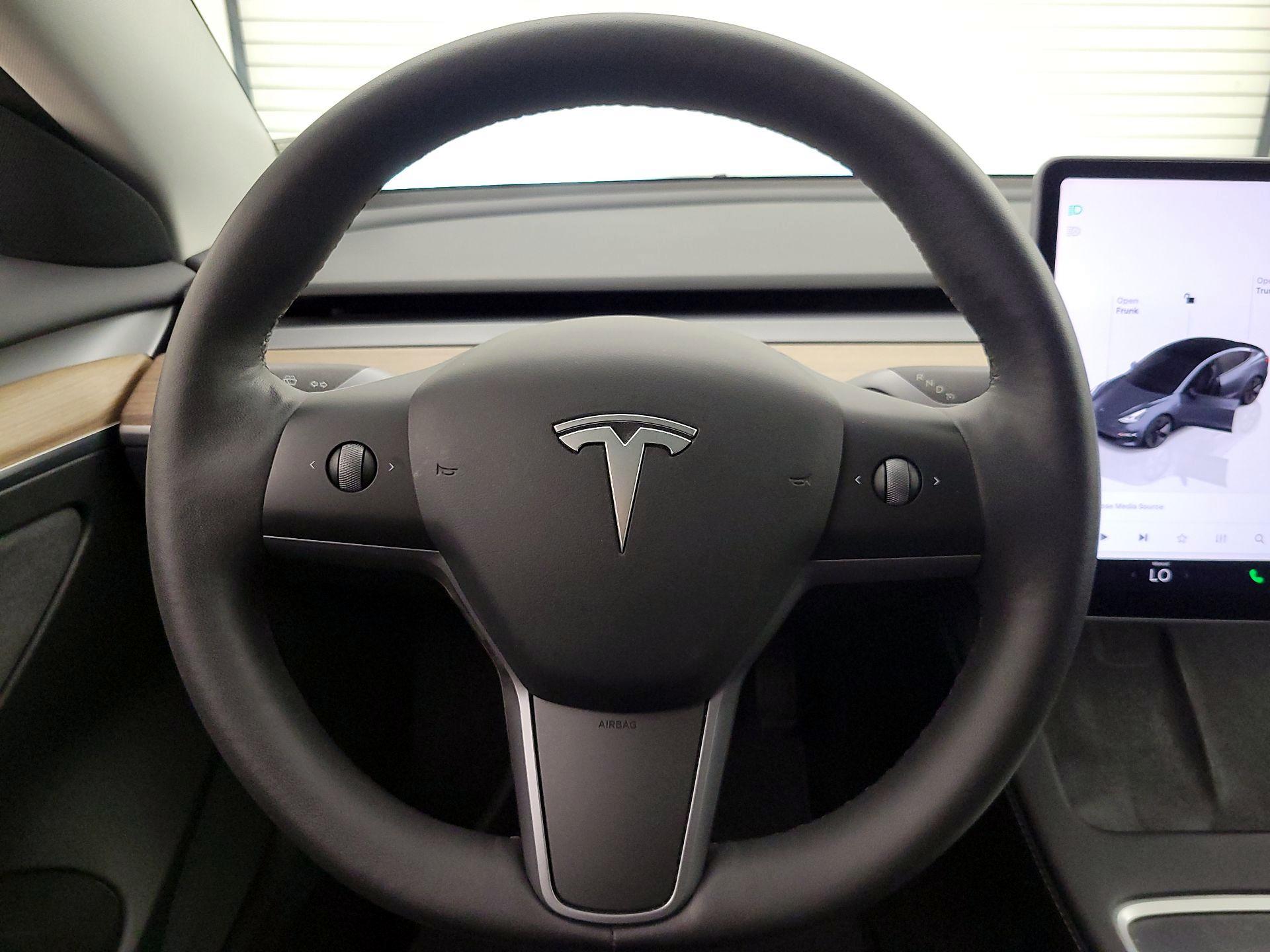 Thumbnail: 2023 Tesla Model 3 - 10