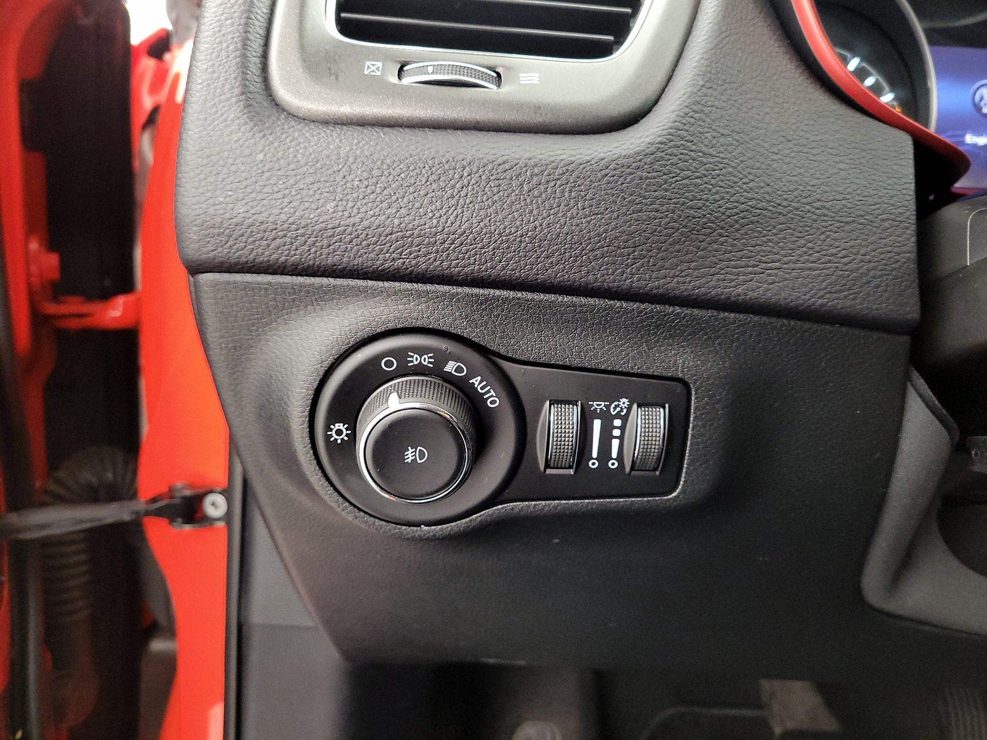 Thumbnail: 2018 Jeep Compass - 13