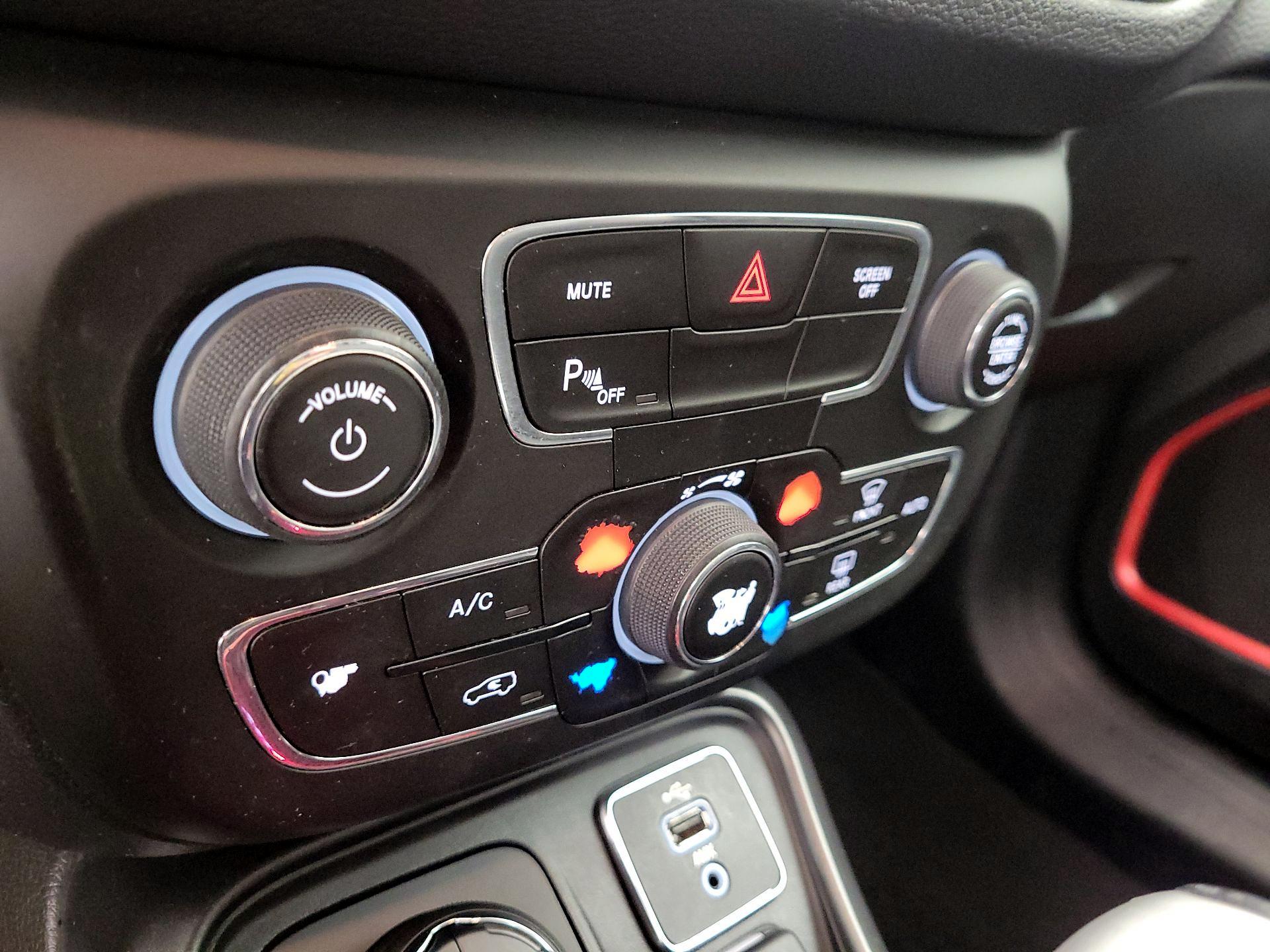 Thumbnail: 2018 Jeep Compass - 16