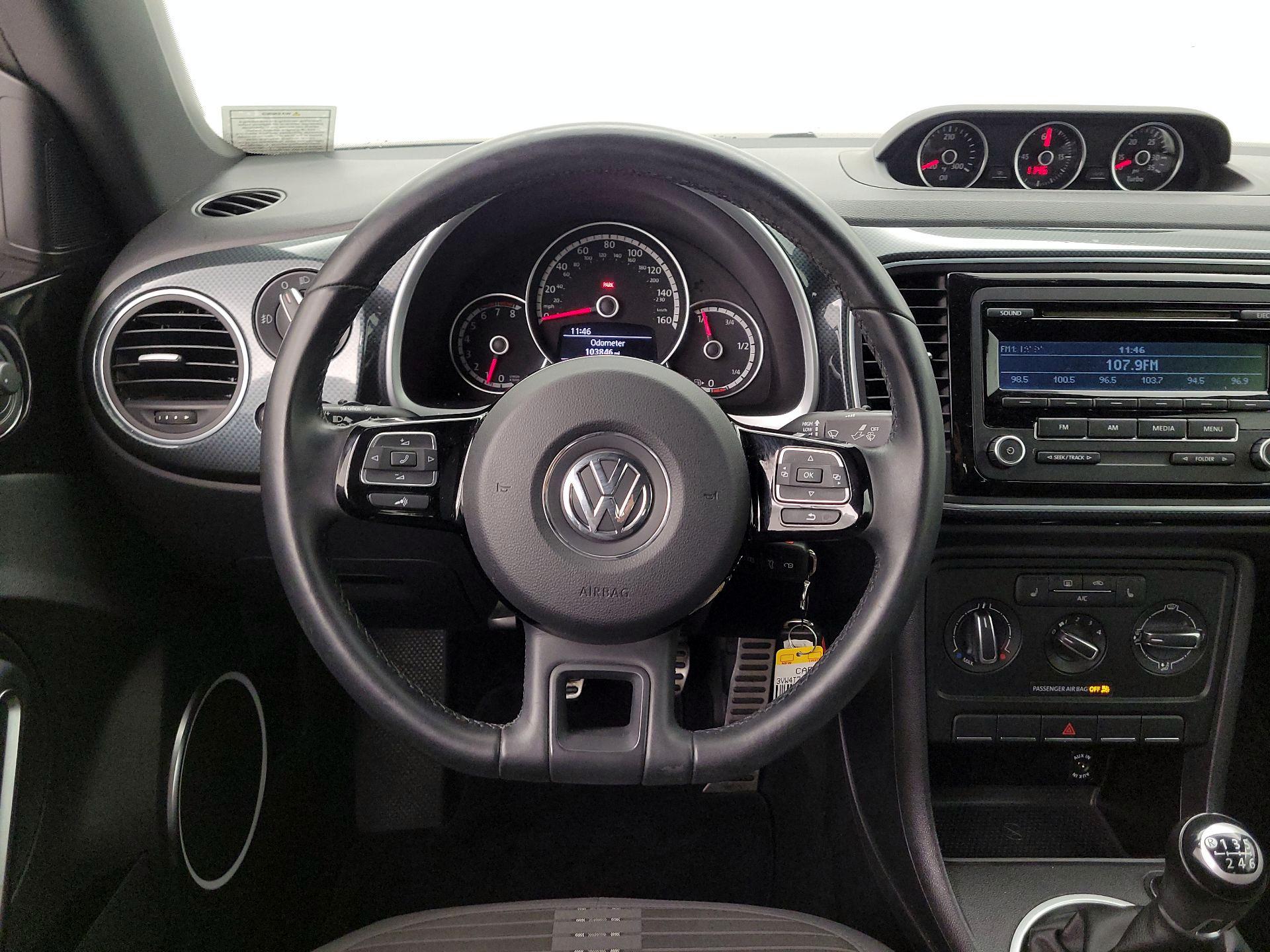 Thumbnail: 2014 Volkswagen Beetle - 10