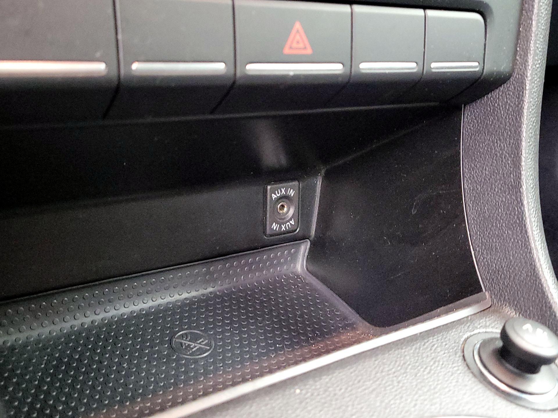 Thumbnail: 2014 Volkswagen Beetle - 17