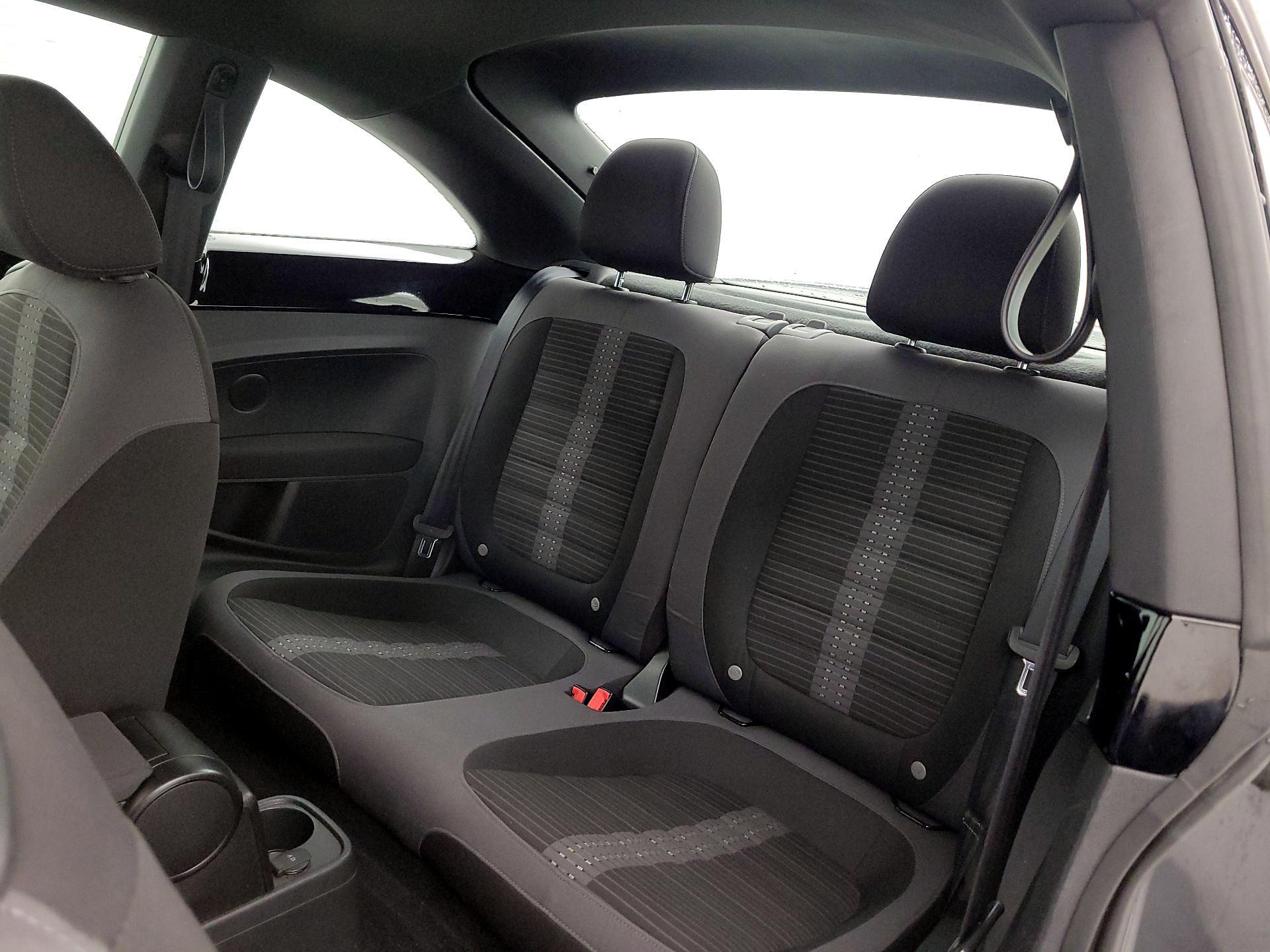 Thumbnail: 2014 Volkswagen Beetle - 18