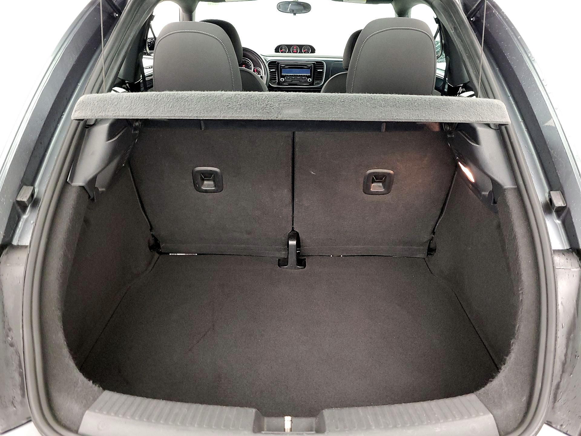 Thumbnail: 2014 Volkswagen Beetle - 19