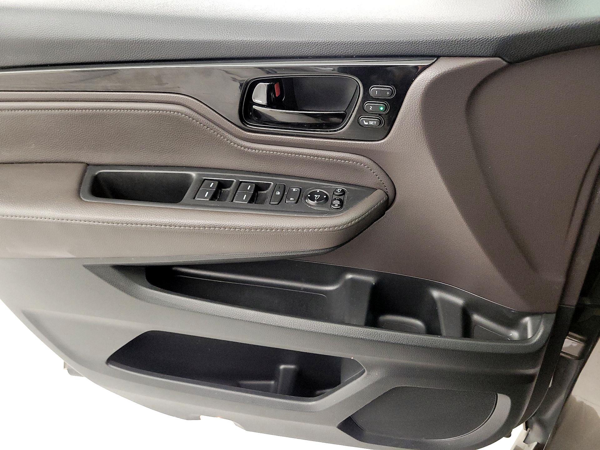 Thumbnail: 2018 Honda Odyssey - 12