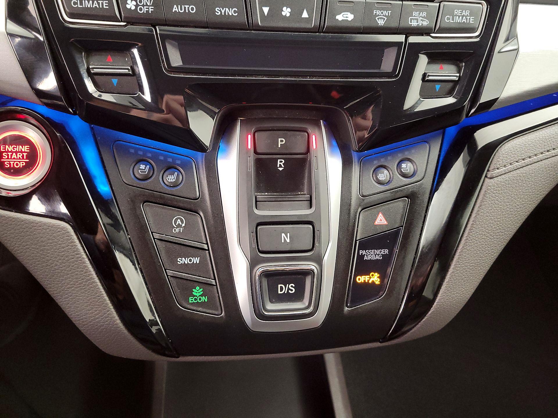 Thumbnail: 2018 Honda Odyssey - 18