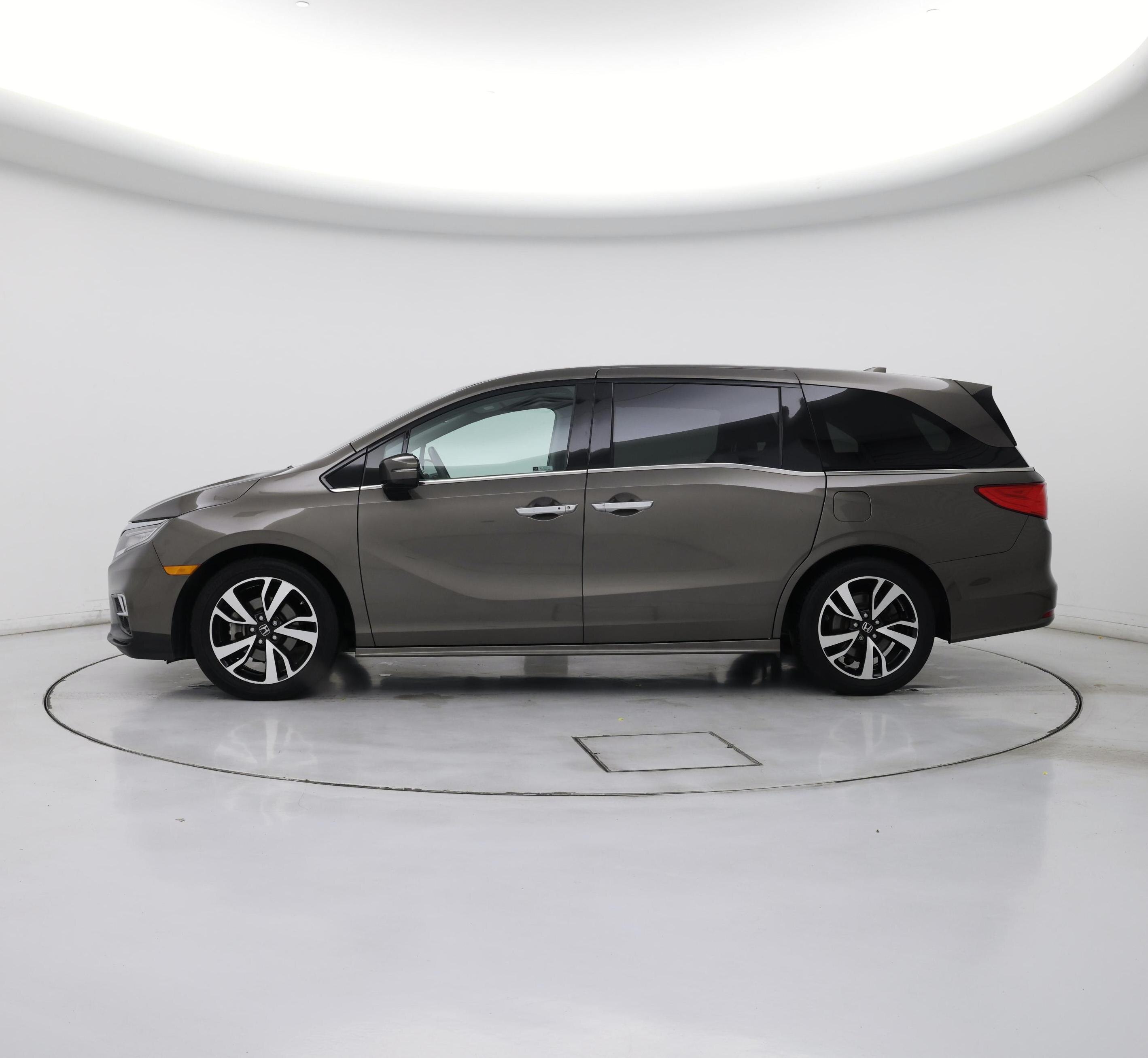 Thumbnail: 2018 Honda Odyssey - 3