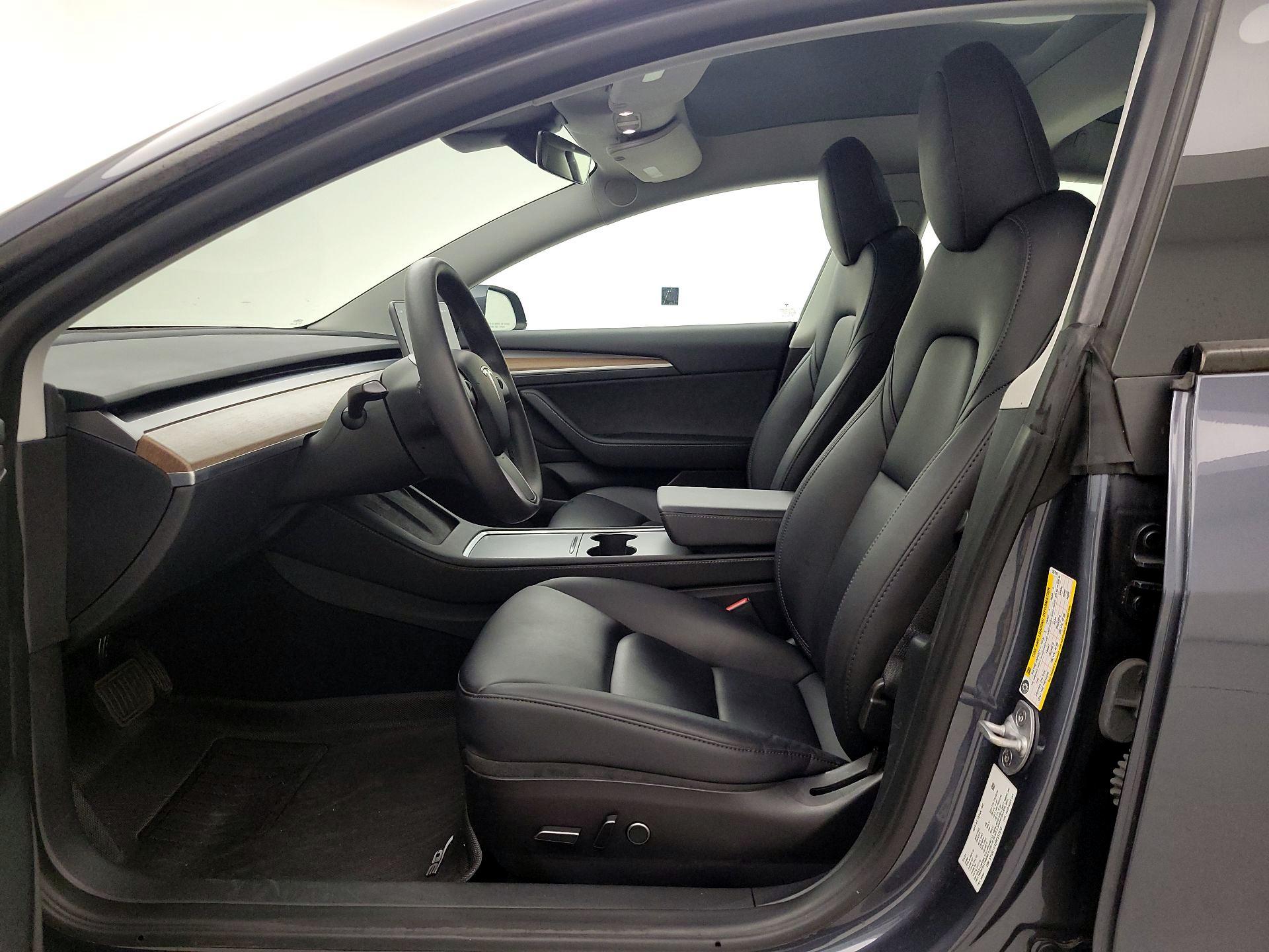 Thumbnail: 2023 Tesla Model 3 - 11