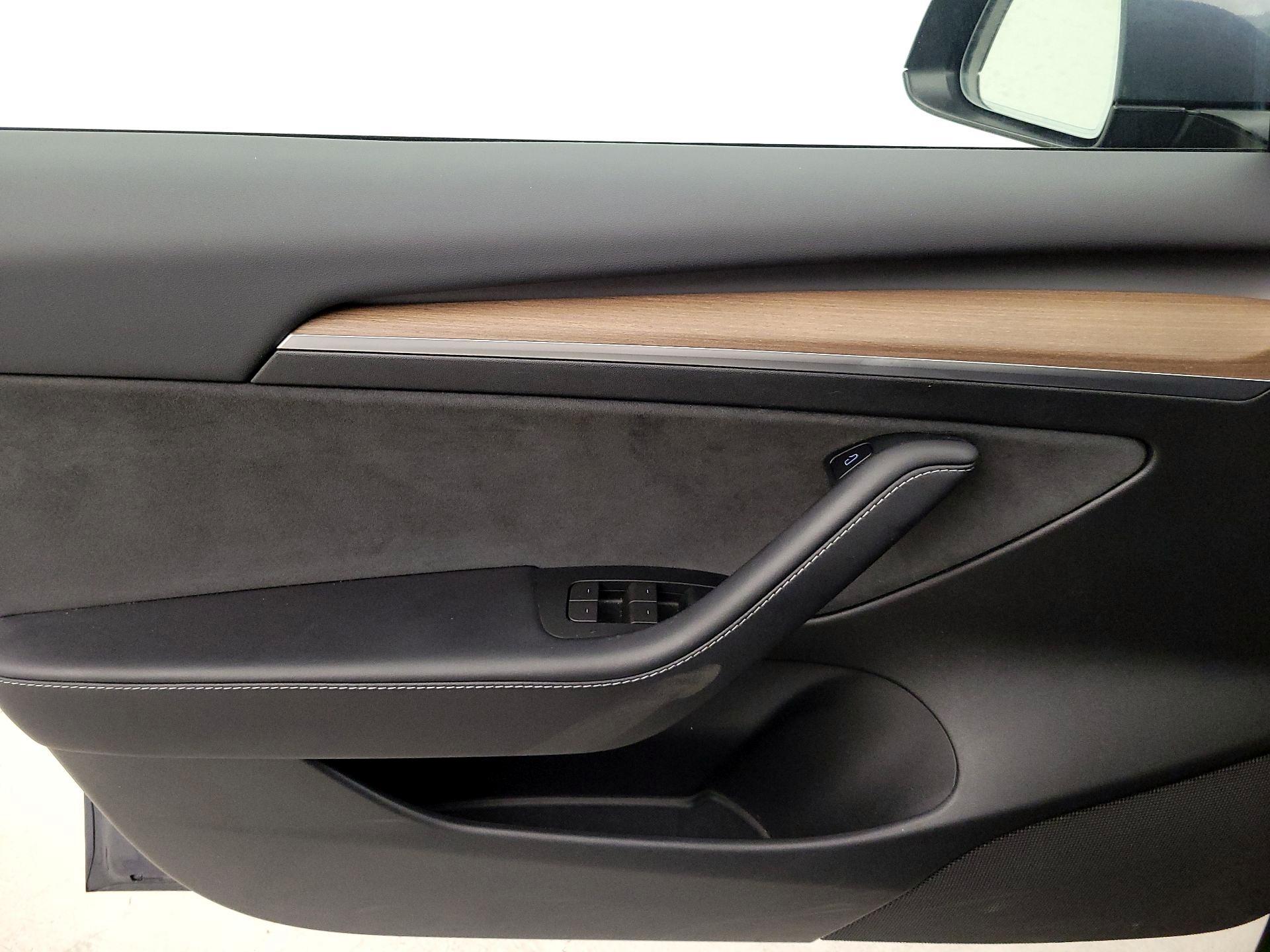 Thumbnail: 2023 Tesla Model 3 - 12