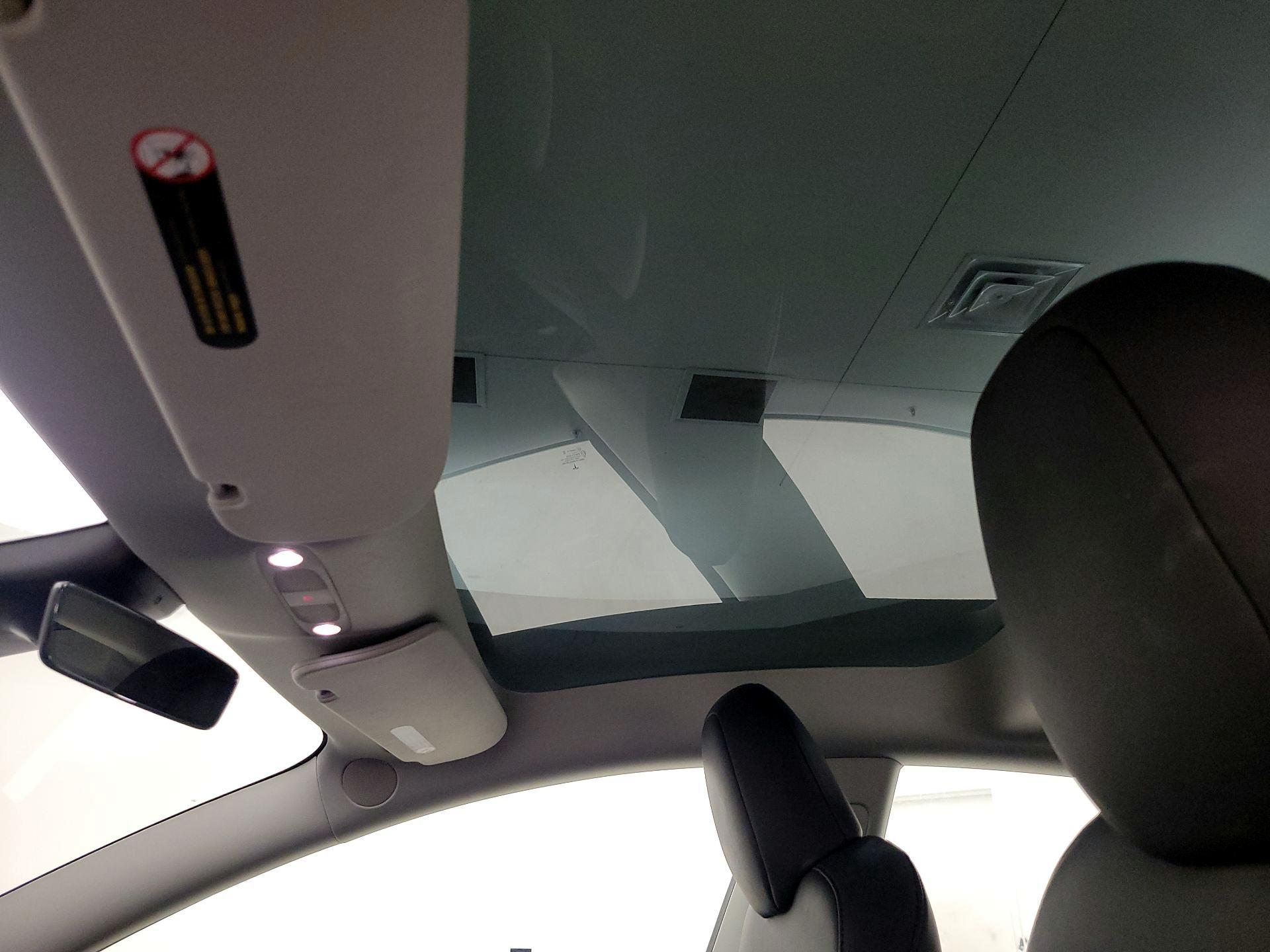 Thumbnail: 2023 Tesla Model 3 - 19