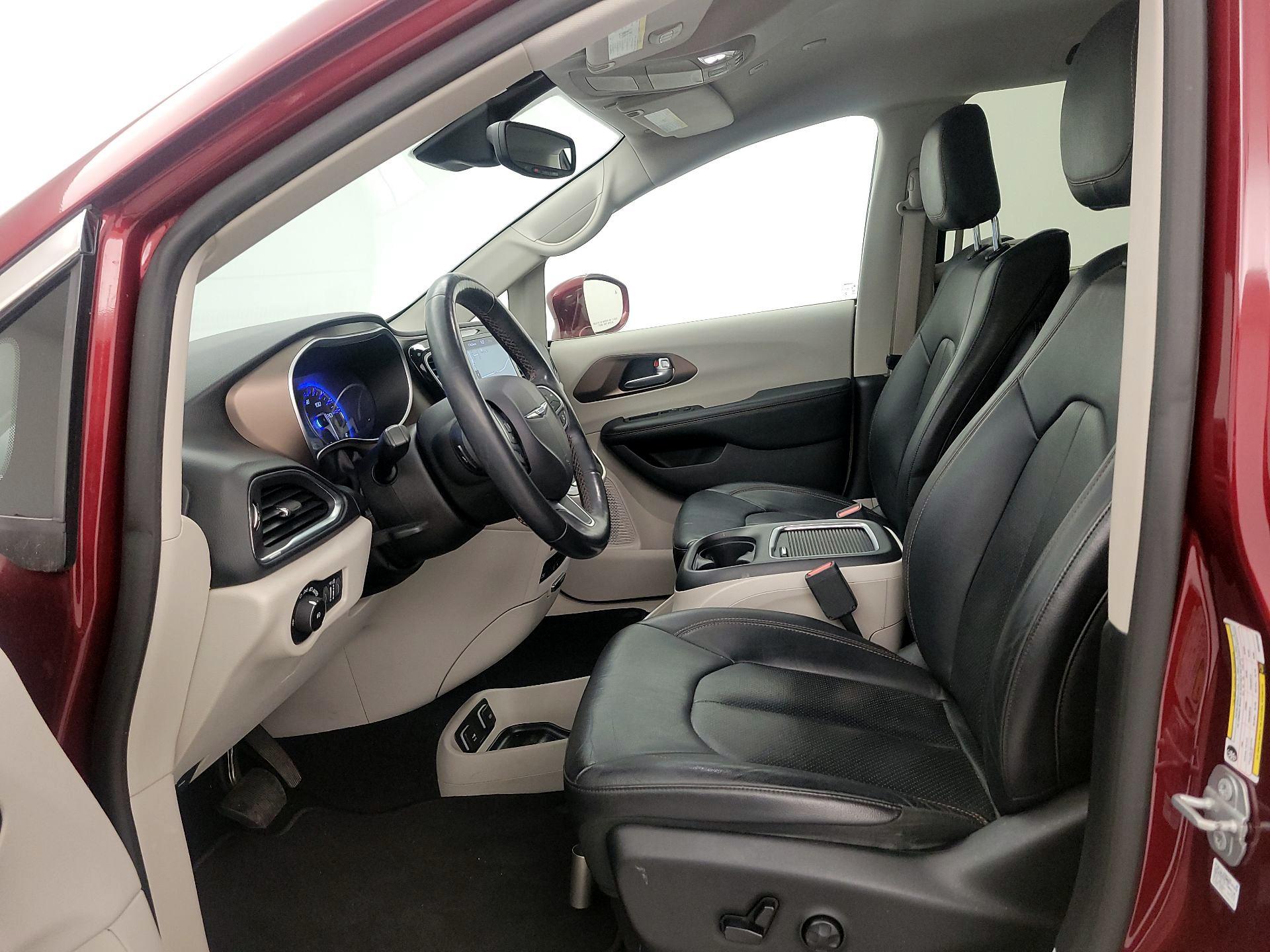 Thumbnail: 2019 Chrysler Pacifica - 11