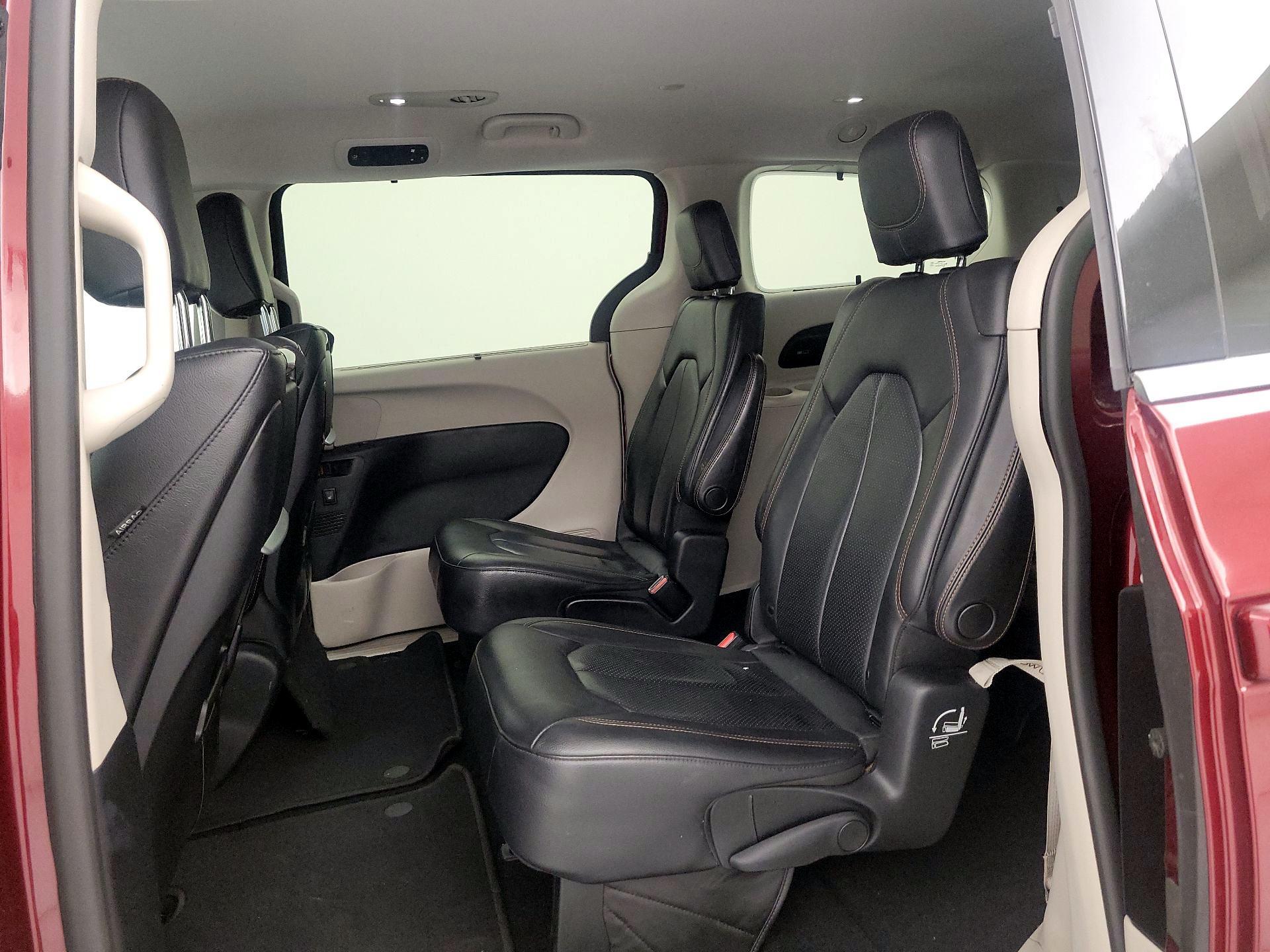 Thumbnail: 2019 Chrysler Pacifica - 20