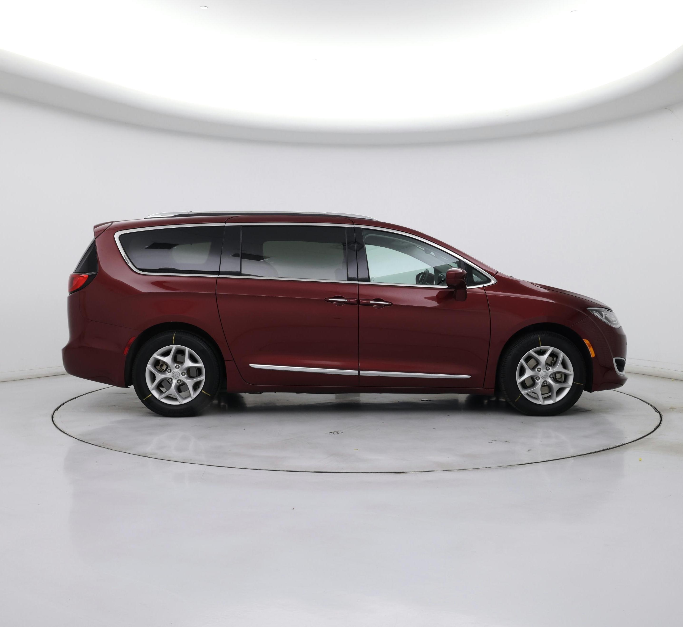 Thumbnail: 2019 Chrysler Pacifica - 7
