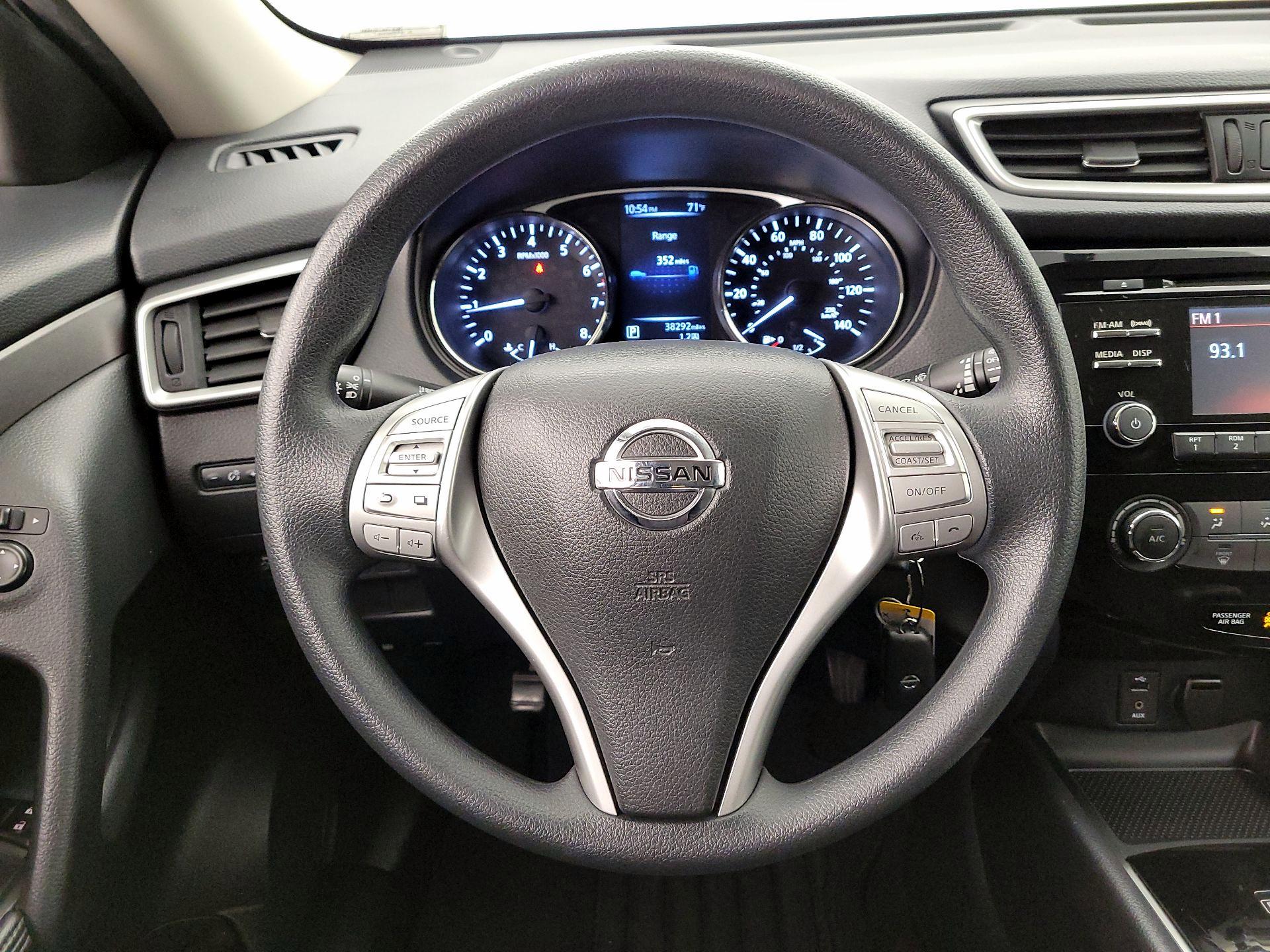 Thumbnail: 2015 Nissan Rogue - 10