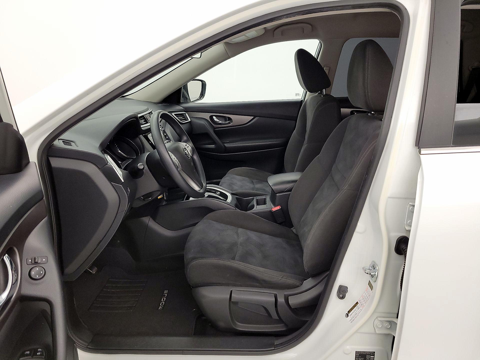 Thumbnail: 2015 Nissan Rogue - 11