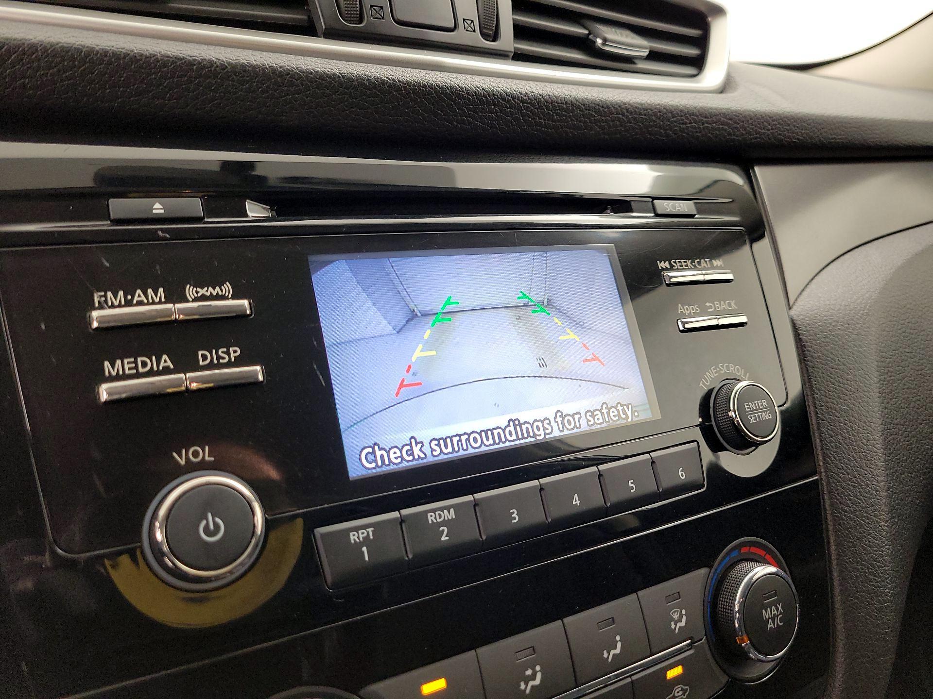 Thumbnail: 2015 Nissan Rogue - 13