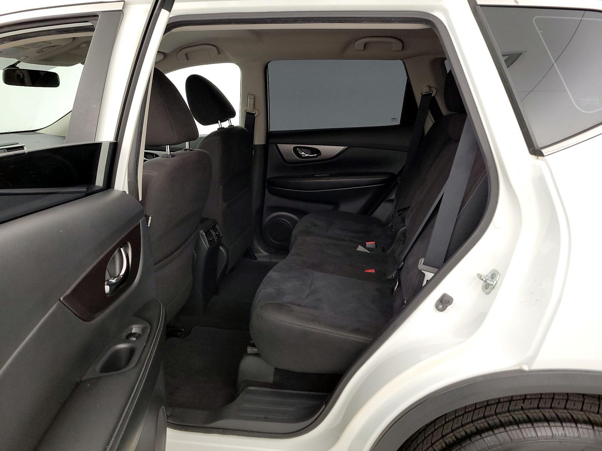 Thumbnail: 2015 Nissan Rogue - 17