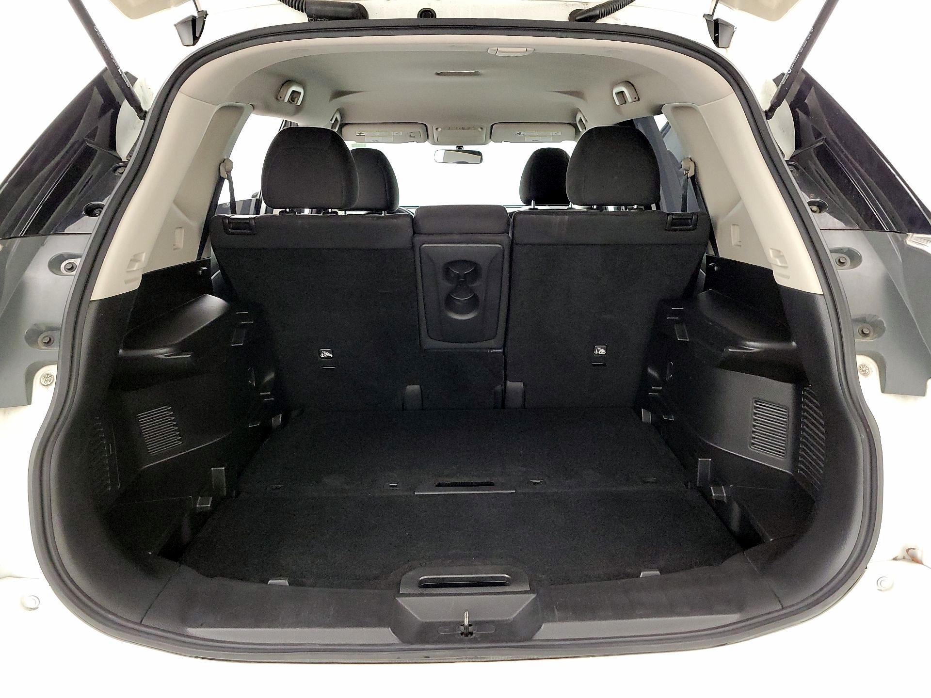 Thumbnail: 2015 Nissan Rogue - 18