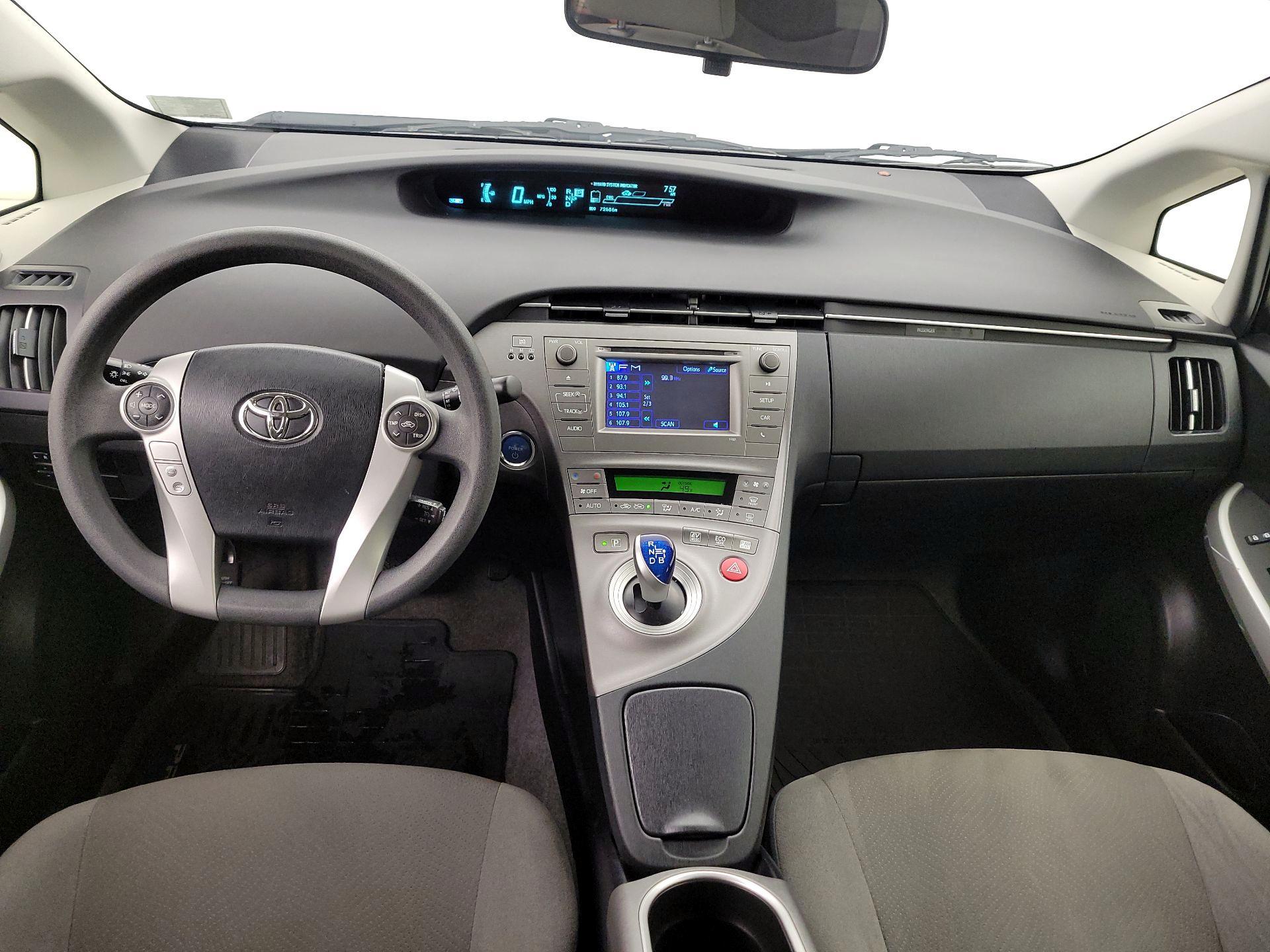 Thumbnail: 2015 Toyota Prius - 9