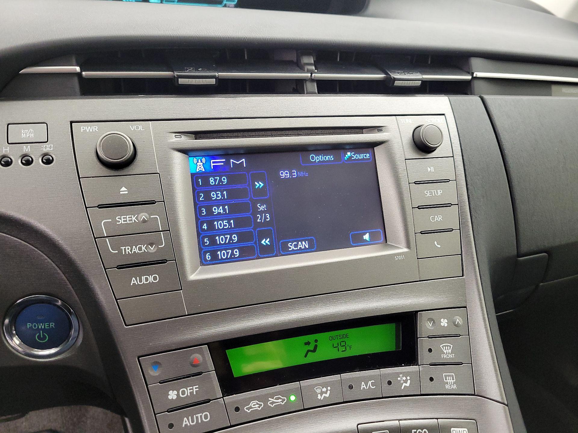 Thumbnail: 2015 Toyota Prius - 15