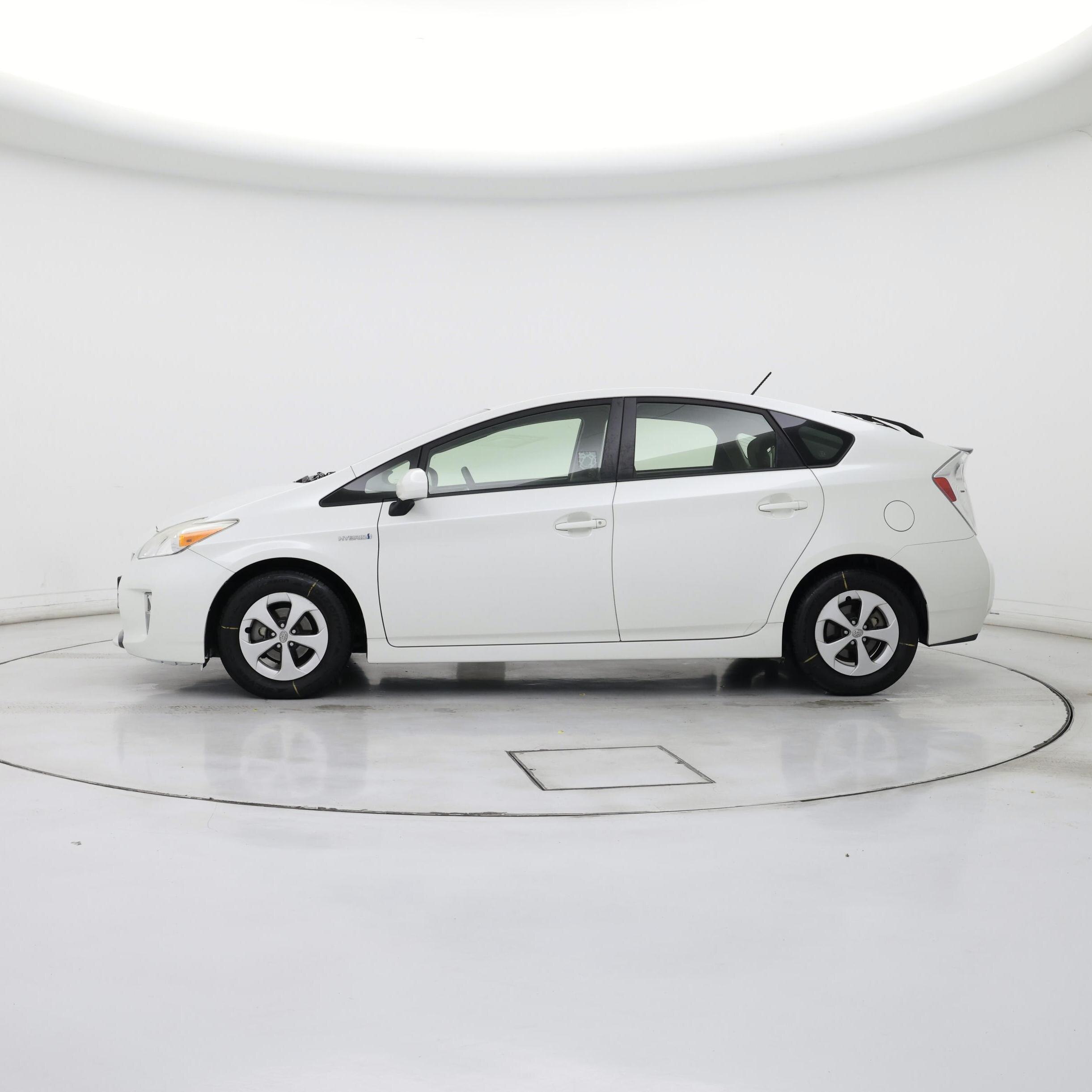Thumbnail: 2015 Toyota Prius - 3