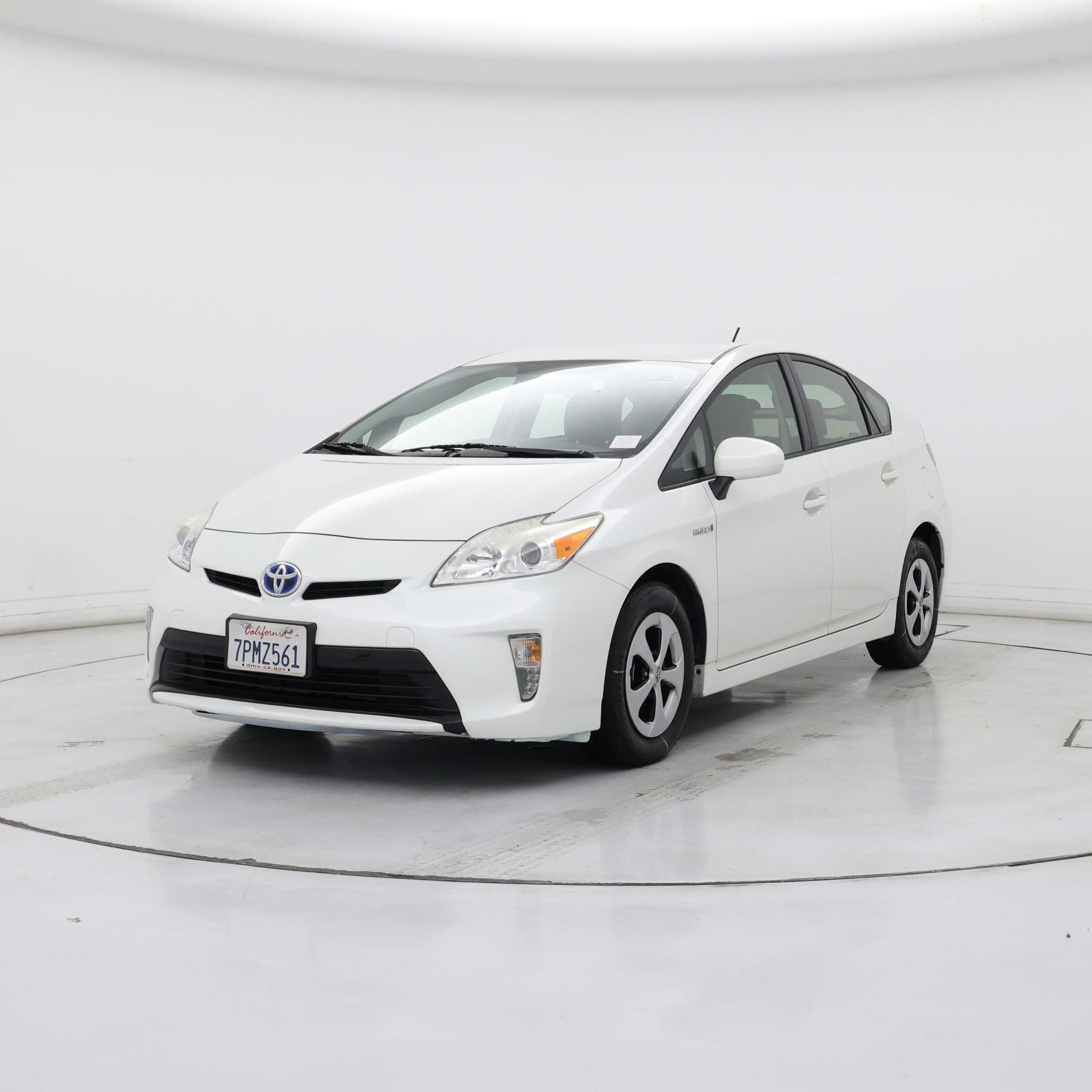 Thumbnail: 2015 Toyota Prius - 4
