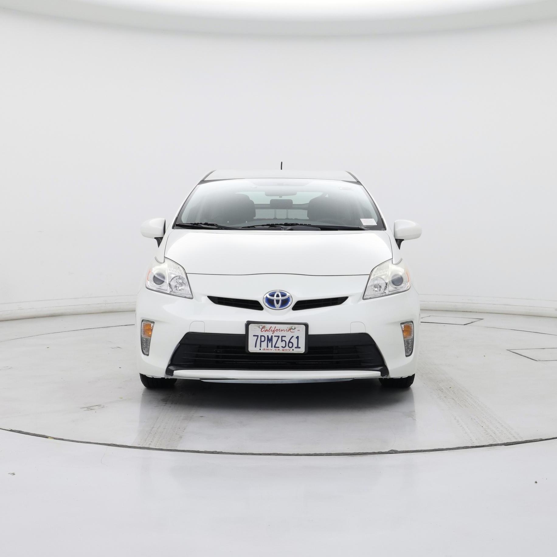 Thumbnail: 2015 Toyota Prius - 5