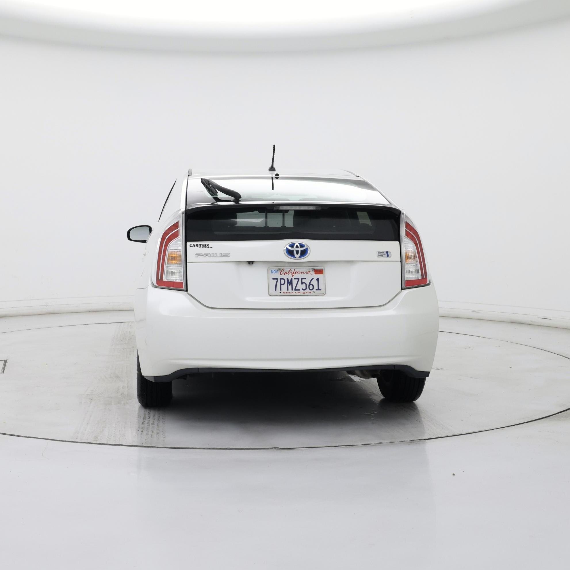 Thumbnail: 2015 Toyota Prius - 6