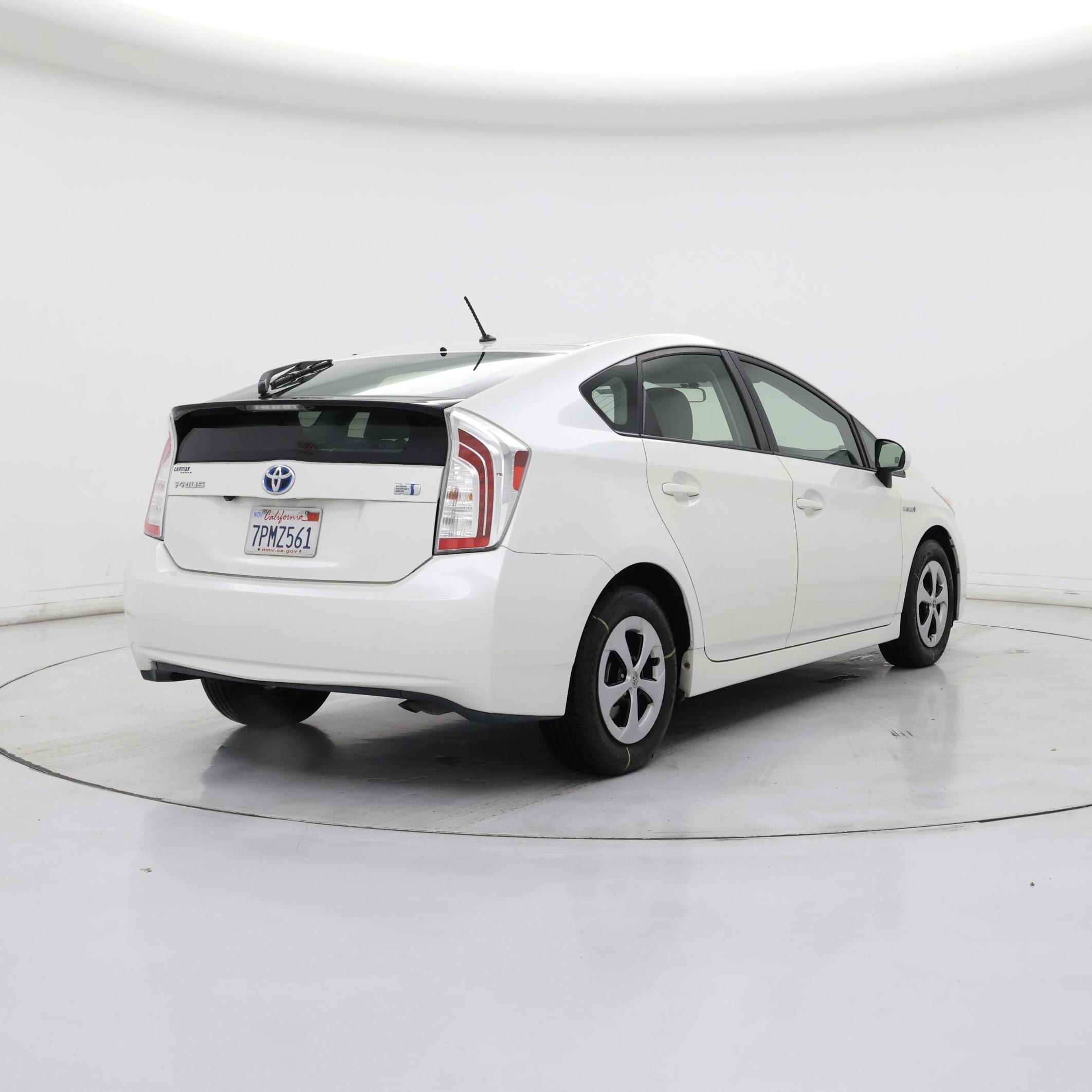 Thumbnail: 2015 Toyota Prius - 8