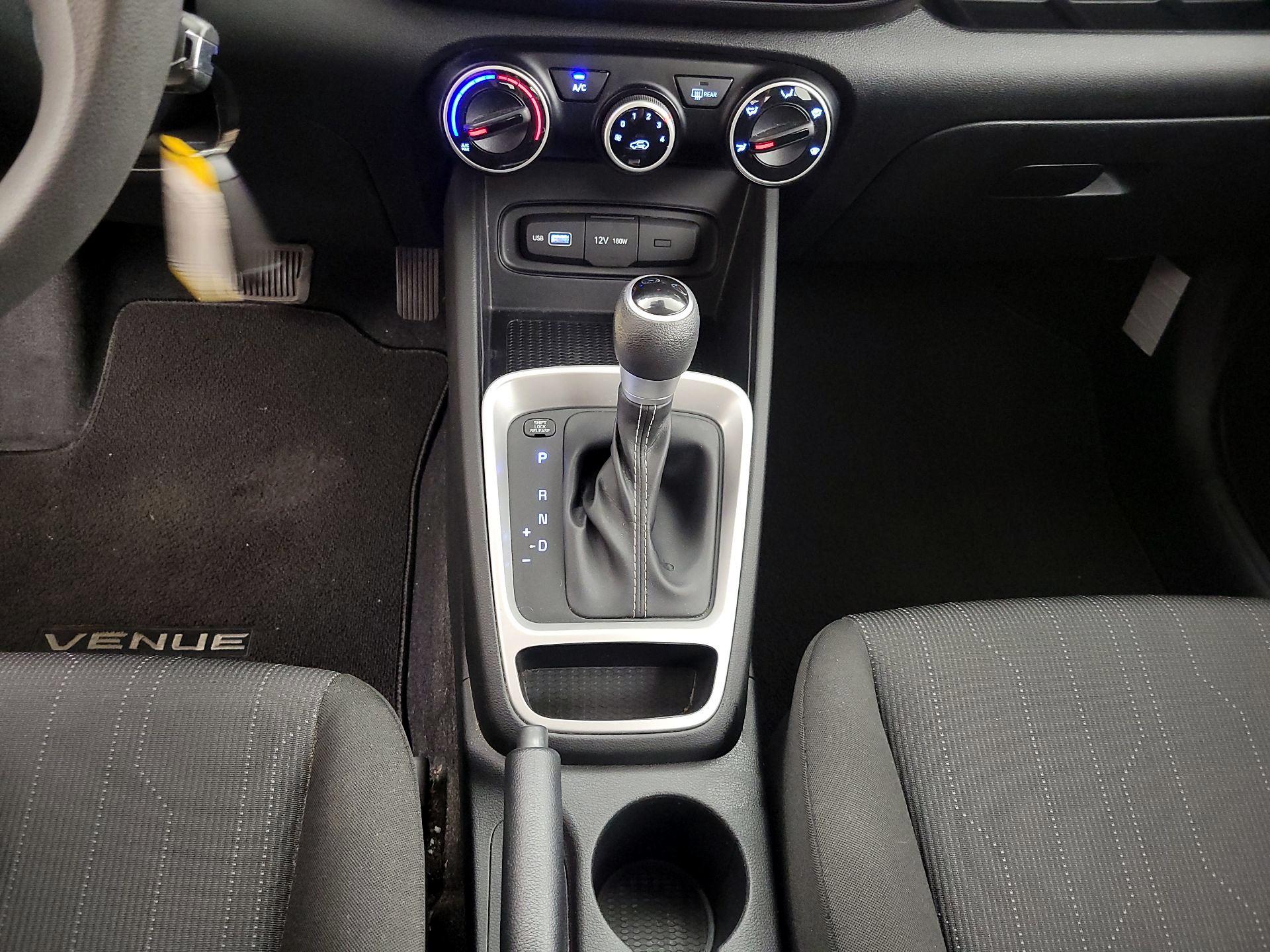 Thumbnail: 2022 Hyundai Venue - 17