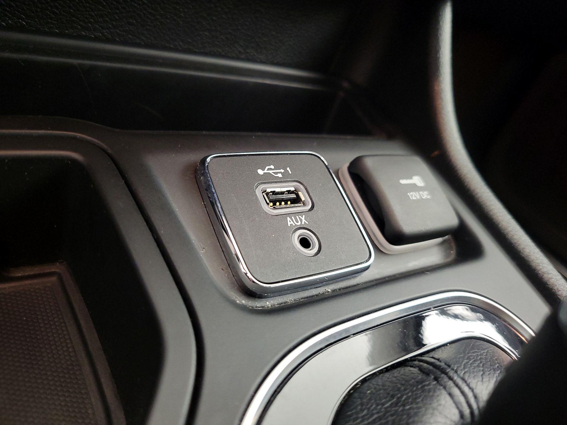 Thumbnail: 2020 Jeep Cherokee - 18