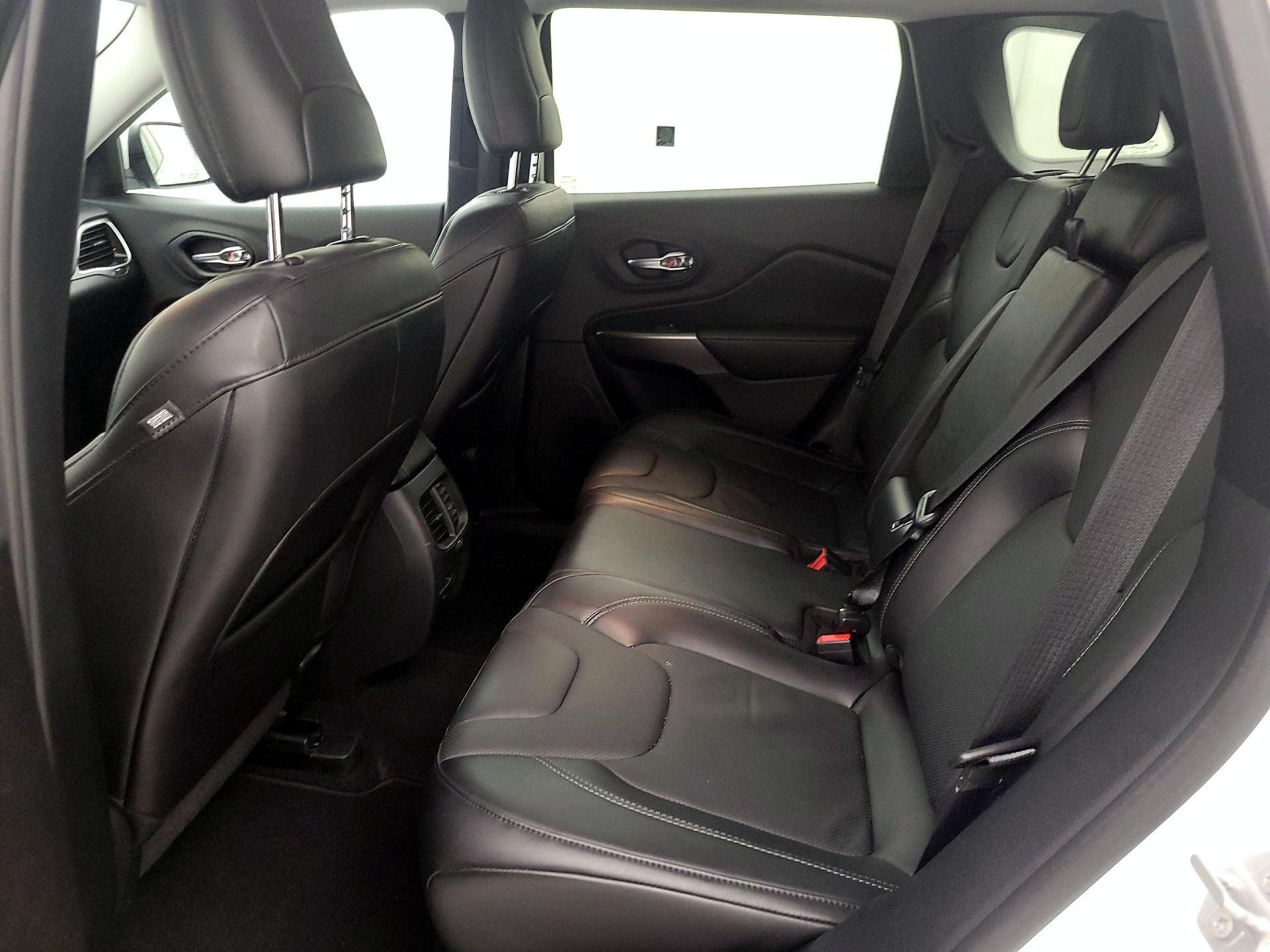 Thumbnail: 2020 Jeep Cherokee - 19