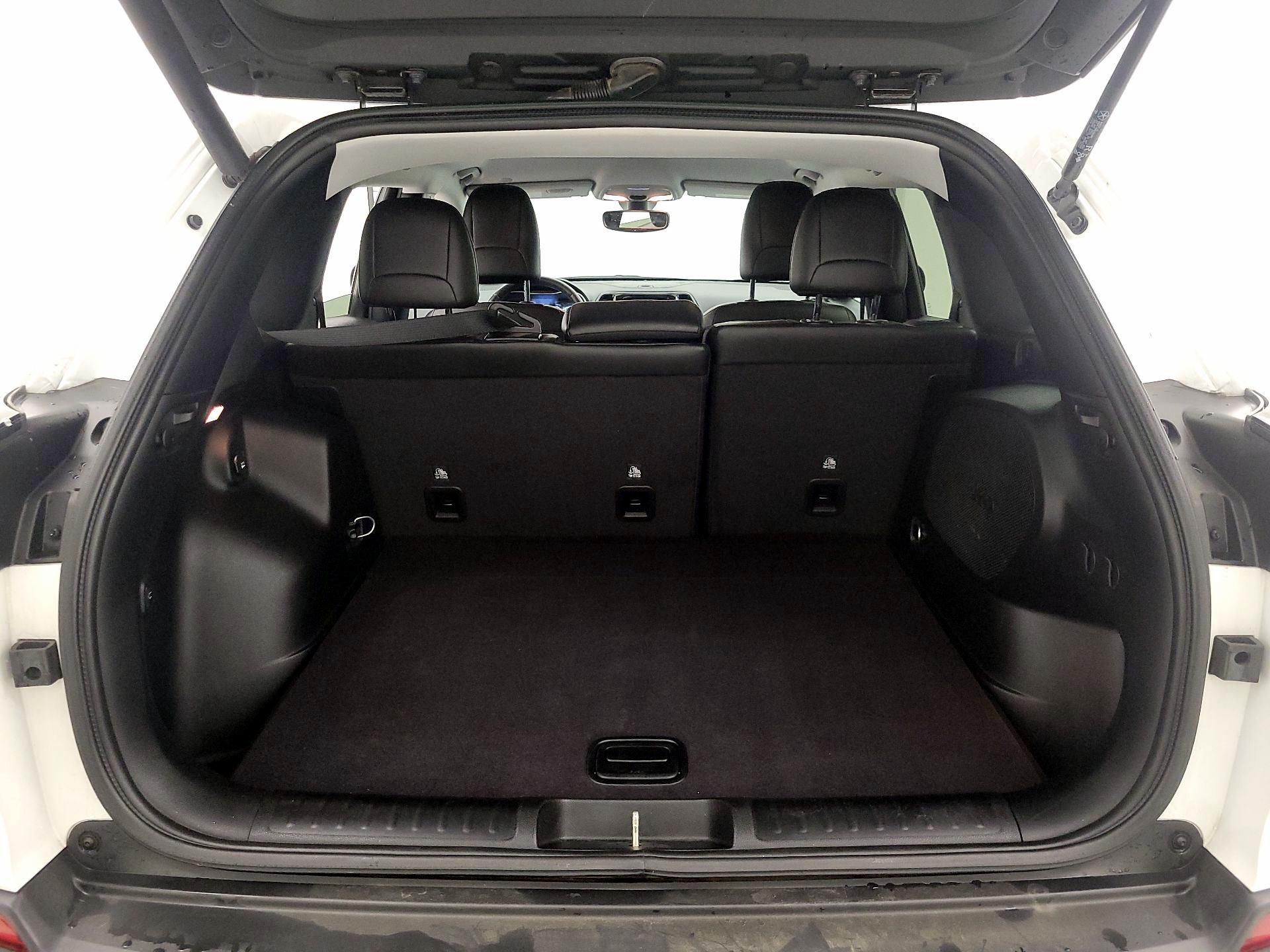 Thumbnail: 2020 Jeep Cherokee - 20