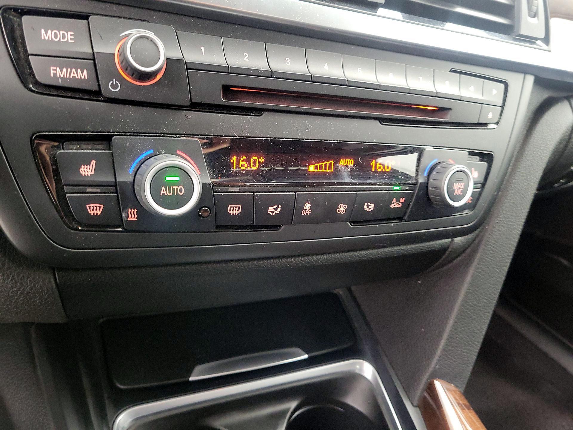 Thumbnail: 2015 BMW 3 Series - 17