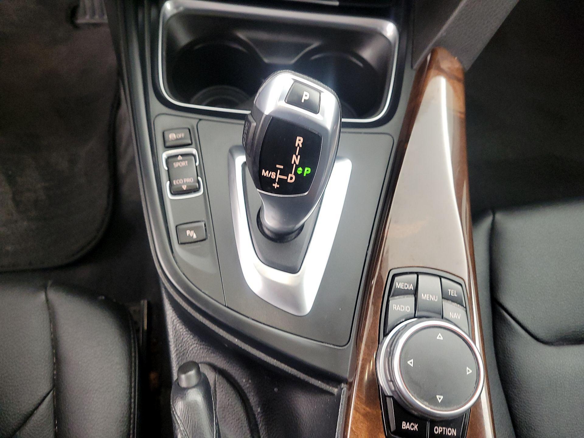 Thumbnail: 2015 BMW 3 Series - 18